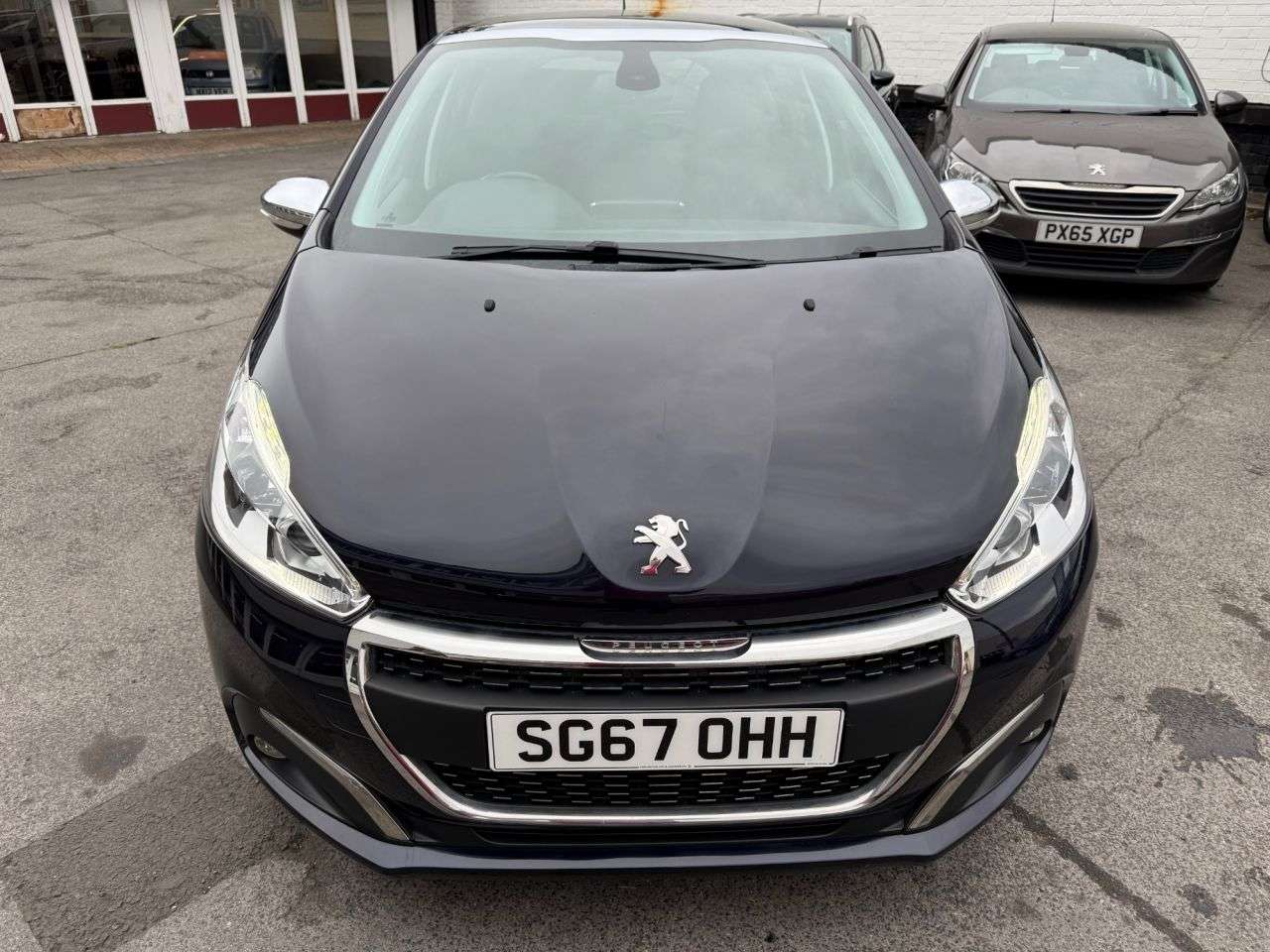 A 2017 PEUGEOT 208 1.2 PureTech Allure Hatchback 5dr Petrol Manual Euro 6 (82 ps) only 28,000 A 2017 PEUGEOT 208 1.2 PureTech Allure Hatchback 5dr Petrol Manual Euro 6 (82 ps) only 28,000