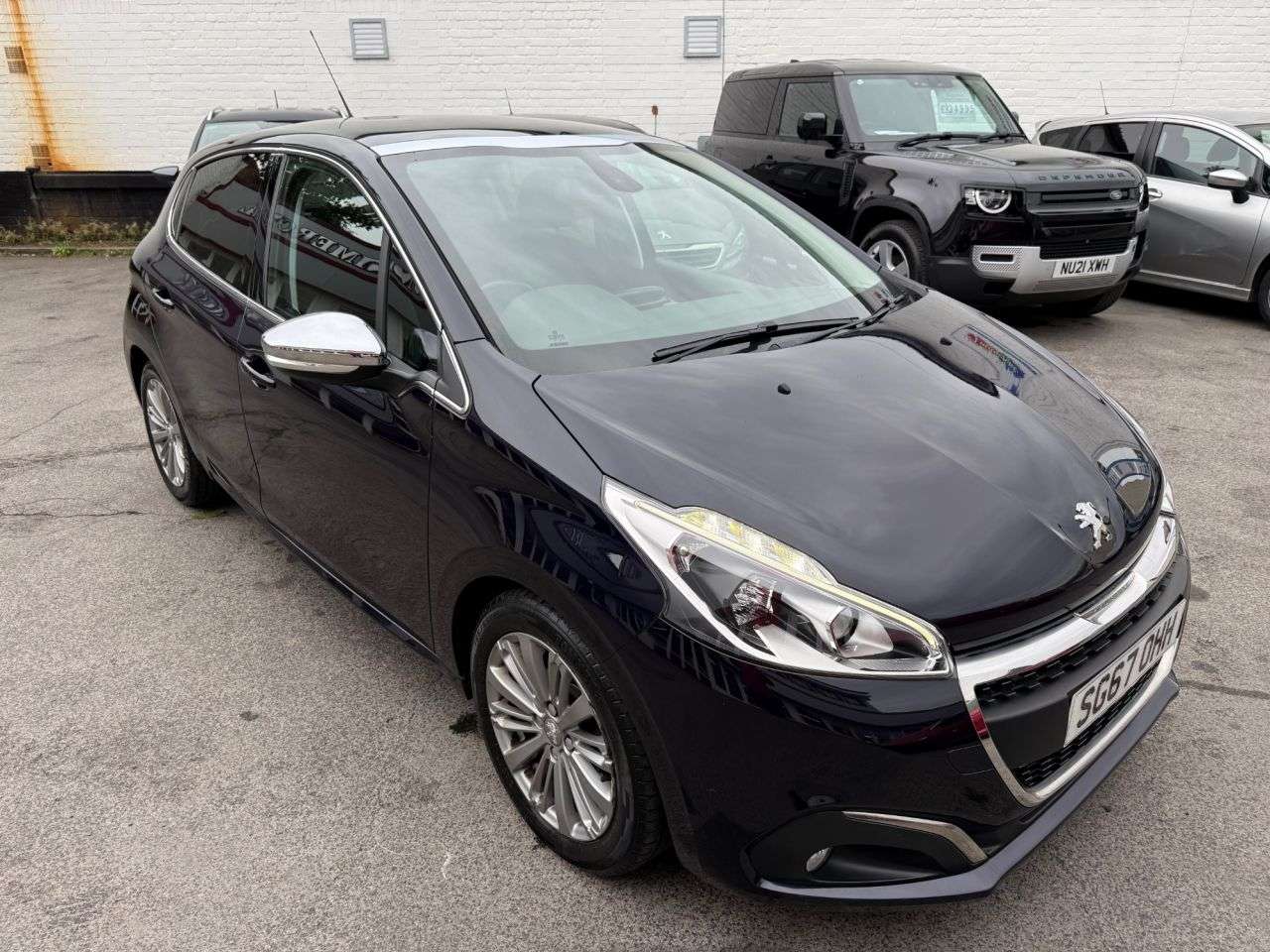 A 2017 PEUGEOT 208 1.2 PureTech Allure Hatchback 5dr Petrol Manual Euro 6 (82 ps) only 28,000 A 2017 PEUGEOT 208 1.2 PureTech Allure Hatchback 5dr Petrol Manual Euro 6 (82 ps) only 28,000