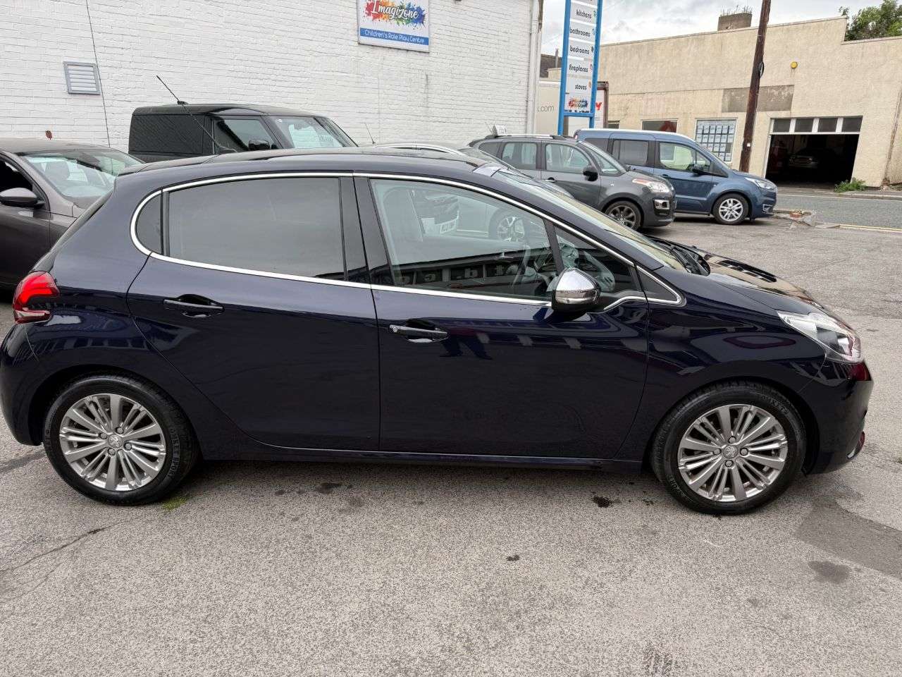2017 PEUGEOT 208 2017 PEUGEOT 208
