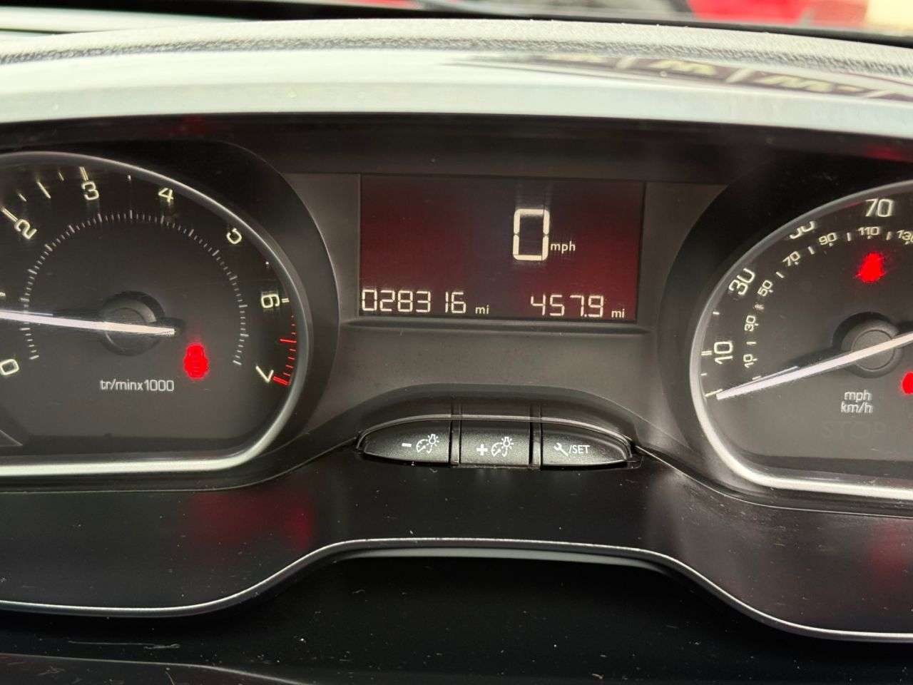 2017 PEUGEOT 208 2017 PEUGEOT 208