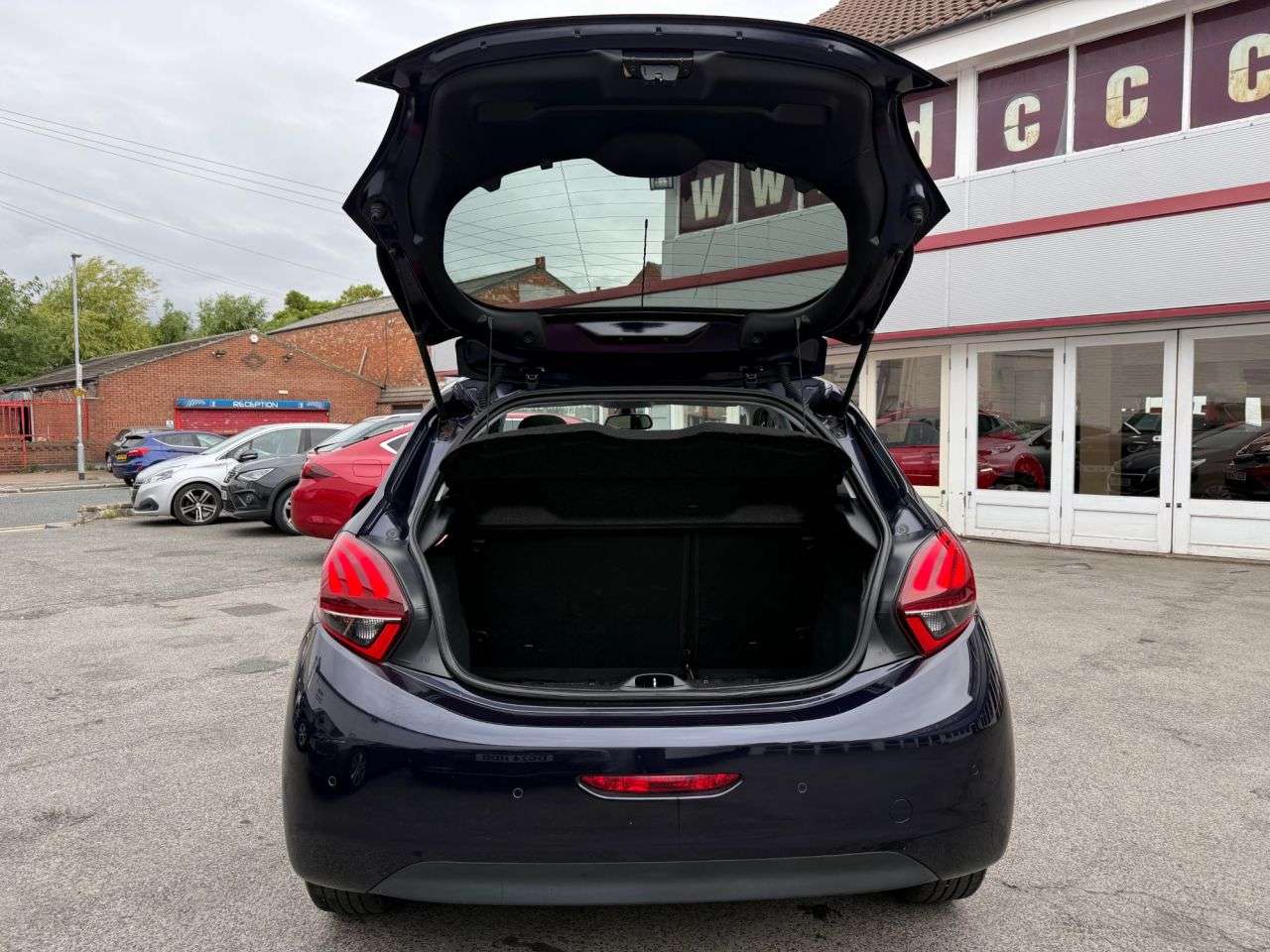 2017 PEUGEOT 208 2017 PEUGEOT 208