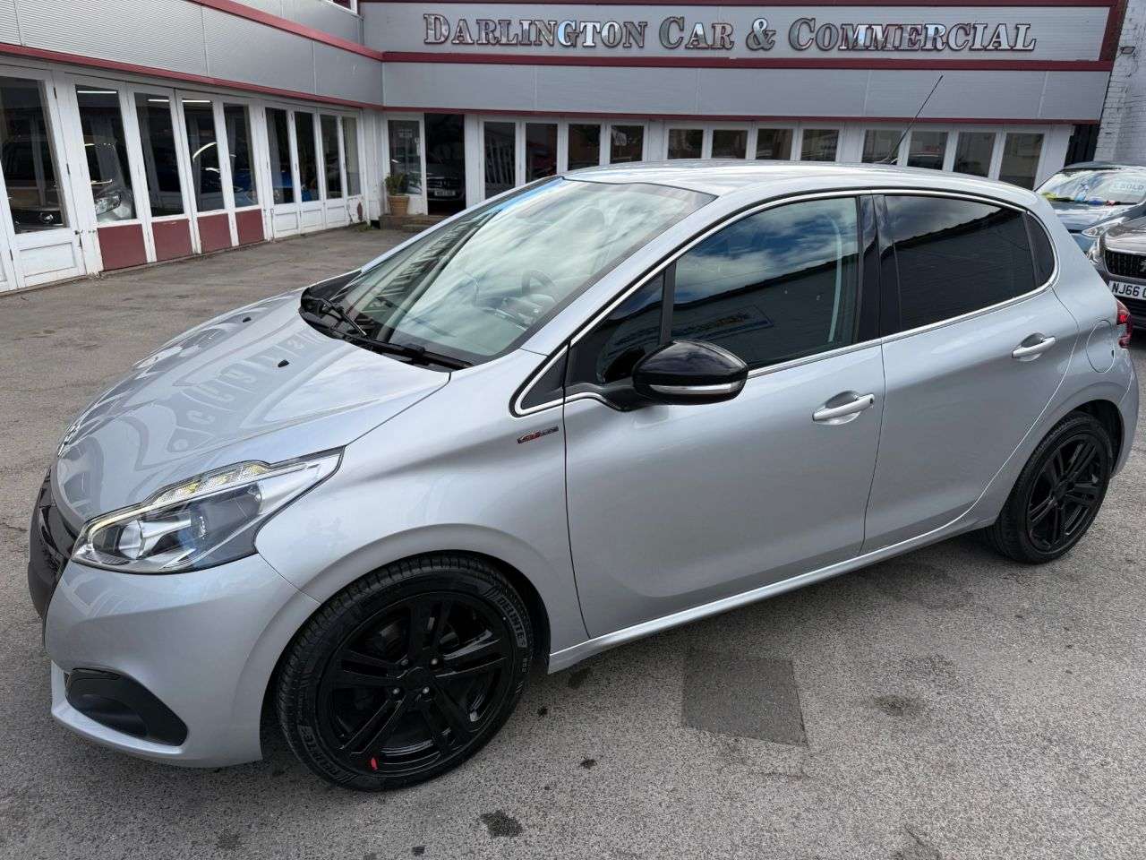 A 2018 PEUGEOT 208 1.6 BlueHDi GT Line Hatchback 5dr Diesel Manual Euro 6 (100 ps) FSH 8 Stamp A 2018 PEUGEOT 208 1.6 BlueHDi GT Line Hatchback 5dr Diesel Manual Euro 6 (100 ps) FSH 8 Stamp