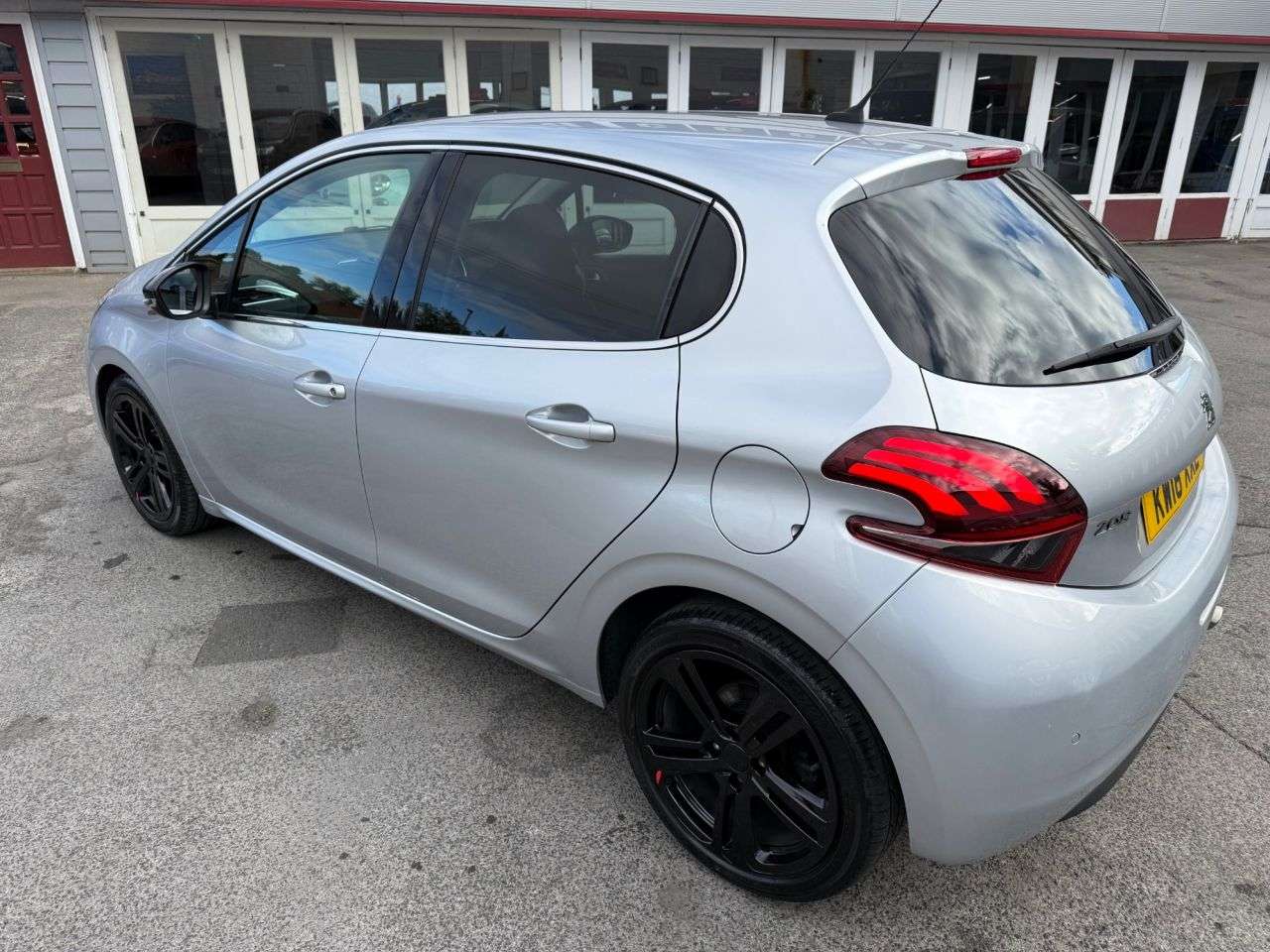 2018 PEUGEOT 208 2018 PEUGEOT 208