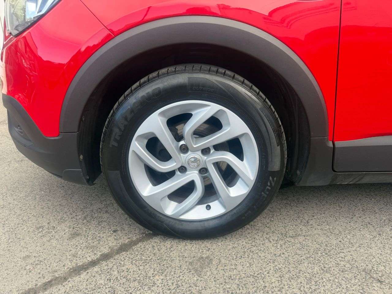 A 2019 VAUXHALL CROSSLAND X 1.2 SE SUV 5dr Petrol Manual Euro 6 (83 ps) 5 service stamps 1 previous own A 2019 VAUXHALL CROSSLAND X 1.2 SE SUV 5dr Petrol Manual Euro 6 (83 ps) 5 service stamps 1 previous own