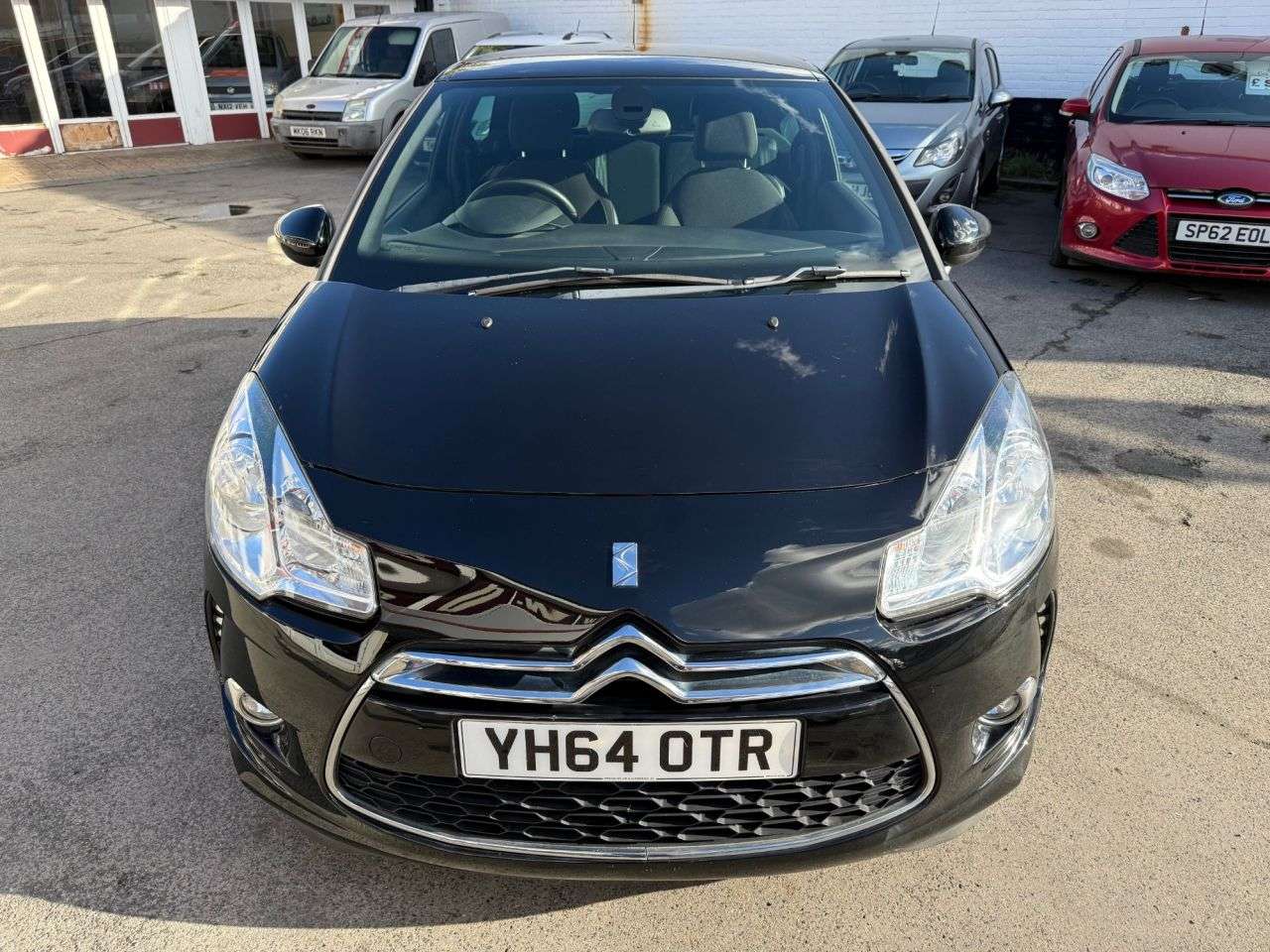 A 2014 CITROEN DS3 1.6 e-HDi DStyle Plus Hatchback 3dr Diesel Manual Euro 5 (s/s) (90 ps) 1 Pr A 2014 CITROEN DS3 1.6 e-HDi DStyle Plus Hatchback 3dr Diesel Manual Euro 5 (s/s) (90 ps) 1 Pr