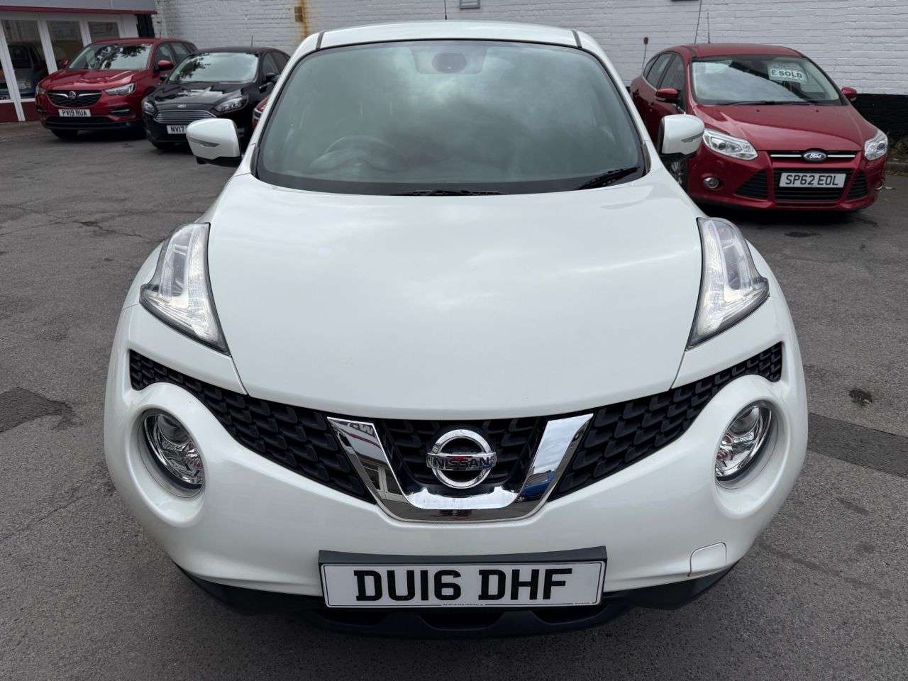 A 2016 NISSAN JUKE 1.5 dCi Tekna SUV 5dr Diesel Manual Euro 6 (s/s) (110 ps) 1 Previous Owner A 2016 NISSAN JUKE 1.5 dCi Tekna SUV 5dr Diesel Manual Euro 6 (s/s) (110 ps) 1 Previous Owner