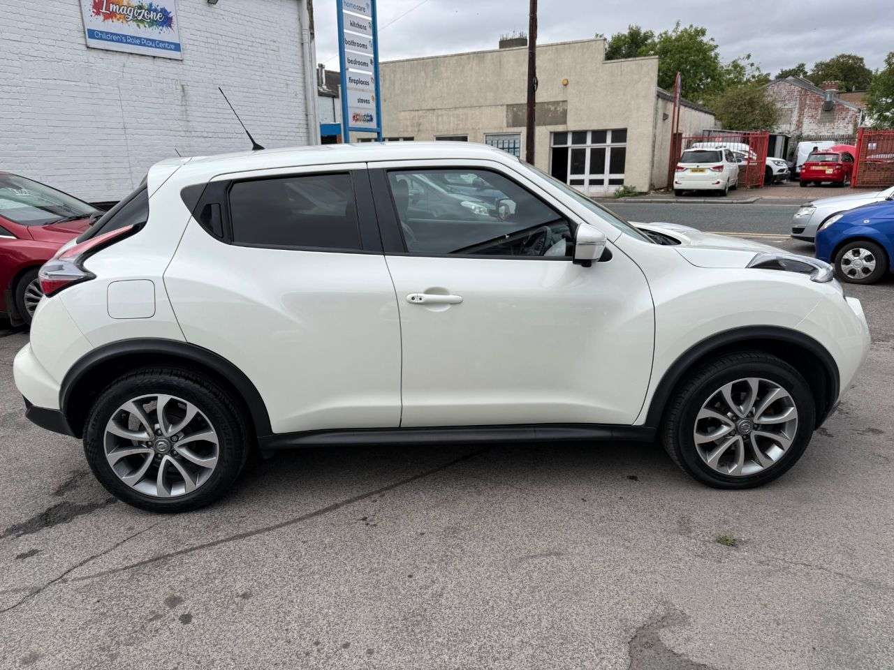 A 2016 NISSAN JUKE 1.5 dCi Tekna SUV 5dr Diesel Manual Euro 6 (s/s) (110 ps) 1 Previous Owner A 2016 NISSAN JUKE 1.5 dCi Tekna SUV 5dr Diesel Manual Euro 6 (s/s) (110 ps) 1 Previous Owner