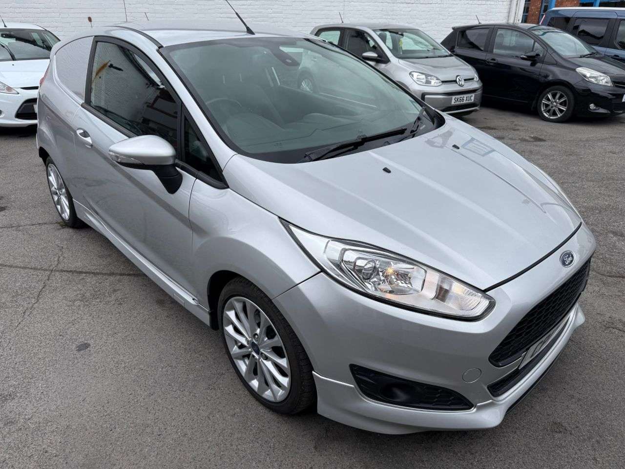A 2017 FORD FIESTA VAN 1.5 TDCi Sport Panel Van 3dr Diesel Manual (94 g/km, 93.7 bhp) SH 7 Stamps A 2017 FORD FIESTA VAN 1.5 TDCi Sport Panel Van 3dr Diesel Manual (94 g/km, 93.7 bhp) SH 7 Stamps