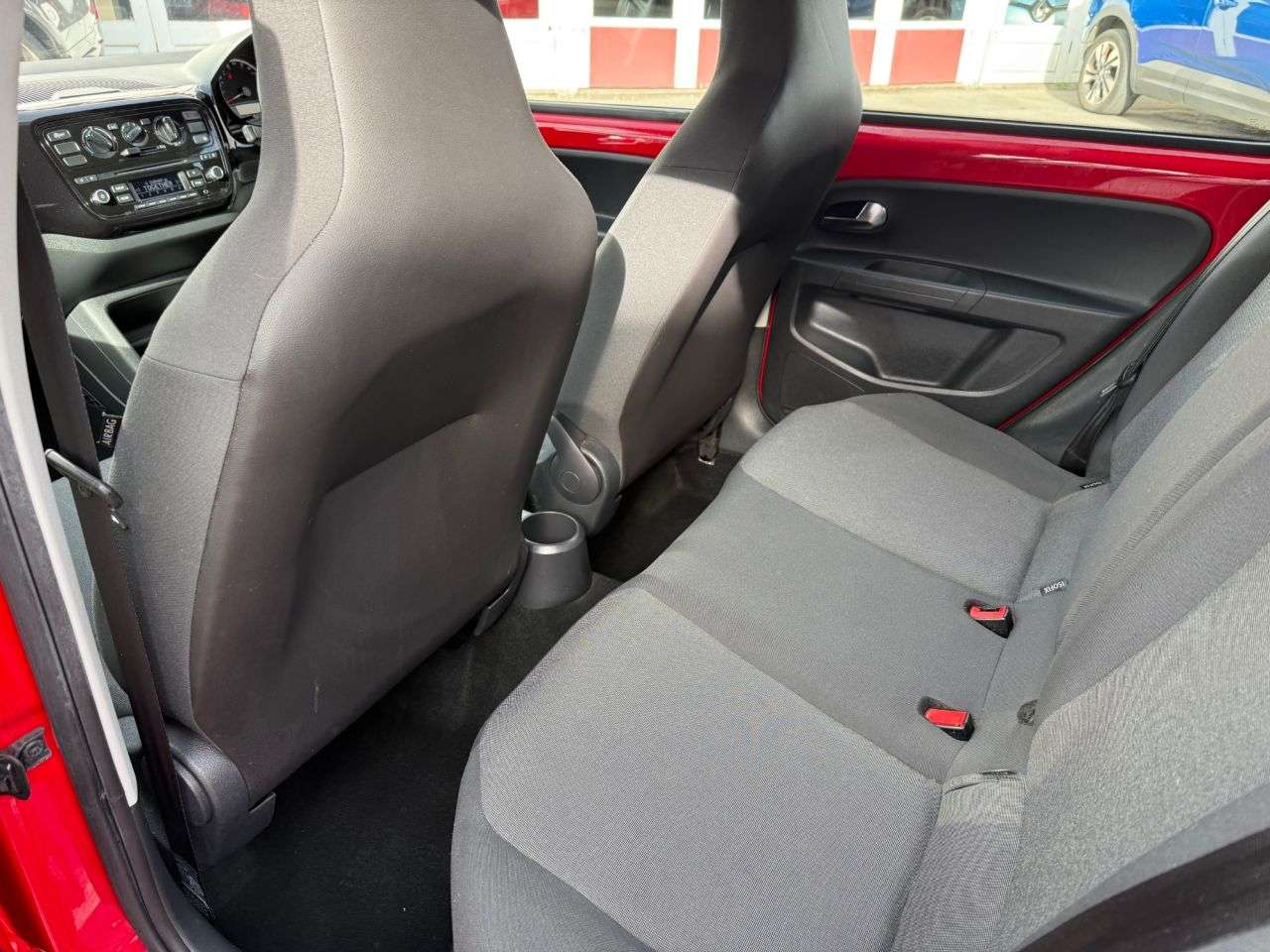 2015 VOLKSWAGEN UP! 2015 VOLKSWAGEN UP!