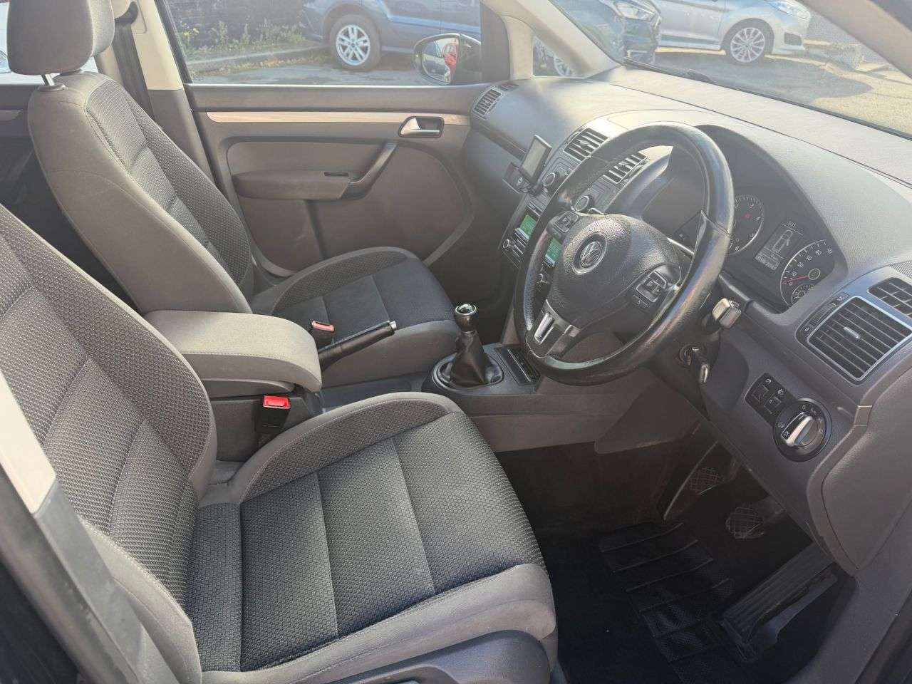 2011 VOLKSWAGEN TOURAN 2011 VOLKSWAGEN TOURAN