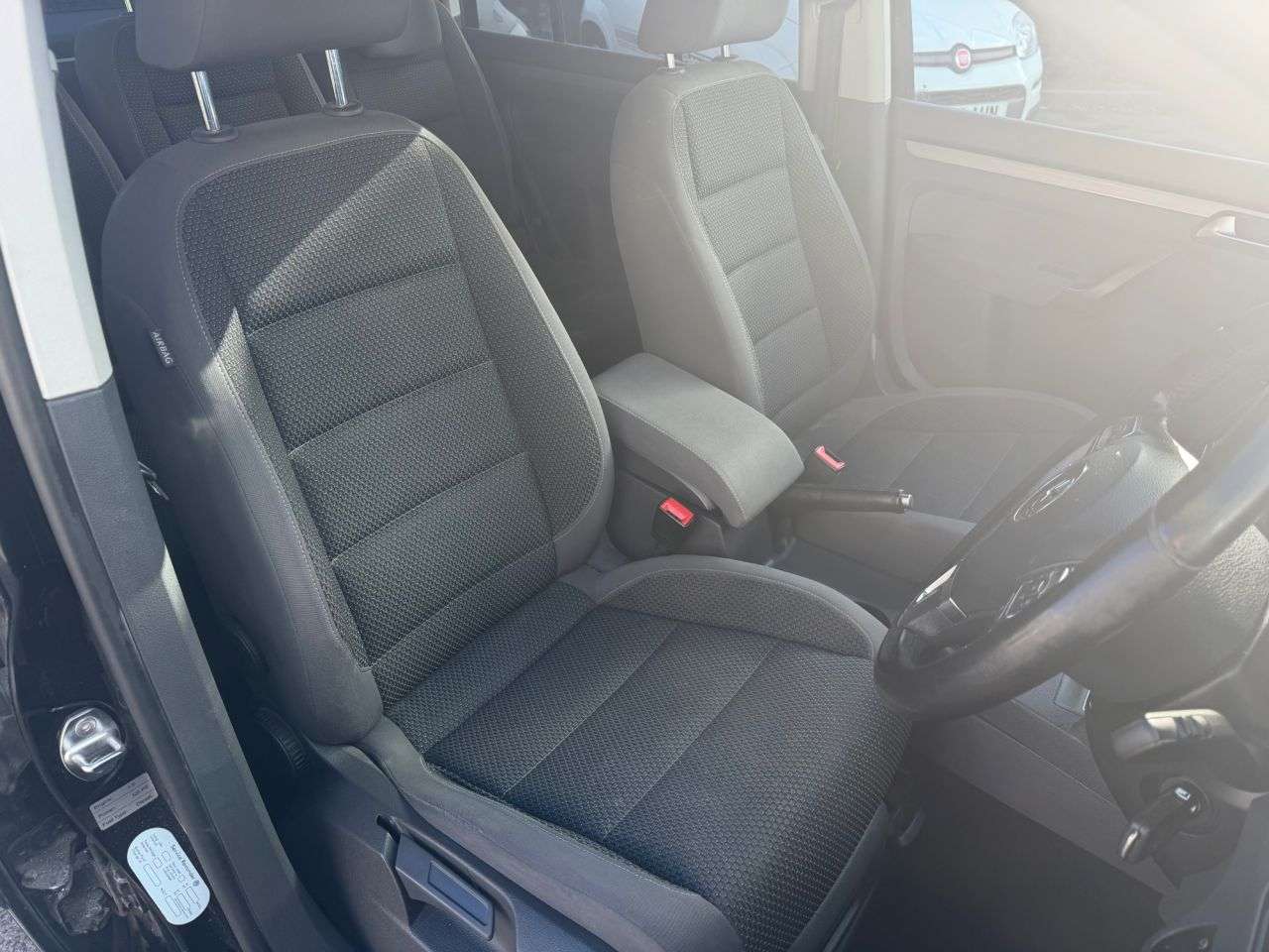 2011 VOLKSWAGEN TOURAN 2011 VOLKSWAGEN TOURAN