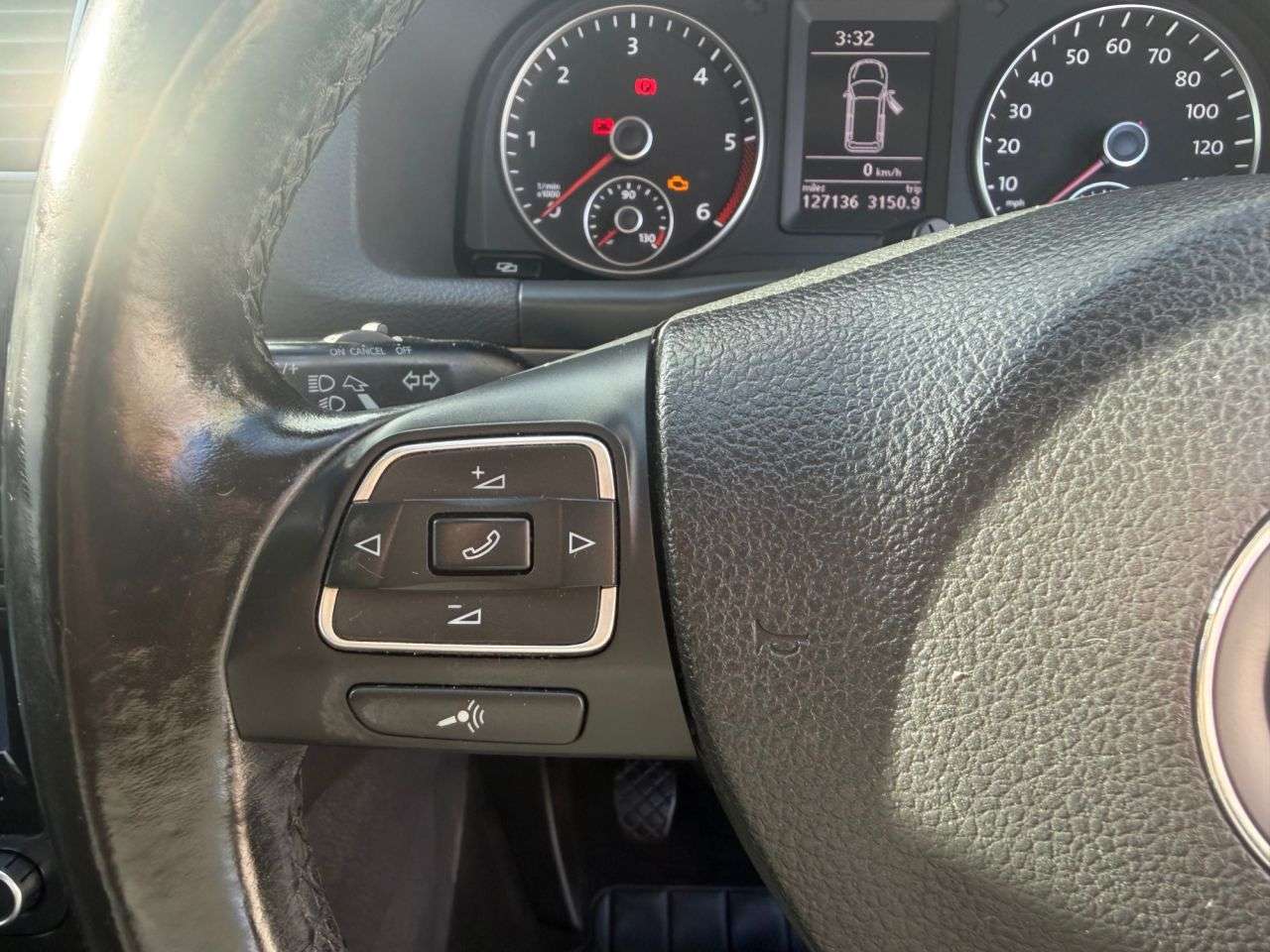 2011 VOLKSWAGEN TOURAN 2011 VOLKSWAGEN TOURAN
