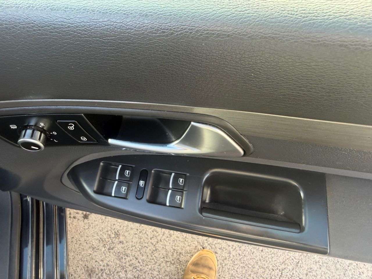 2011 VOLKSWAGEN TOURAN 2011 VOLKSWAGEN TOURAN