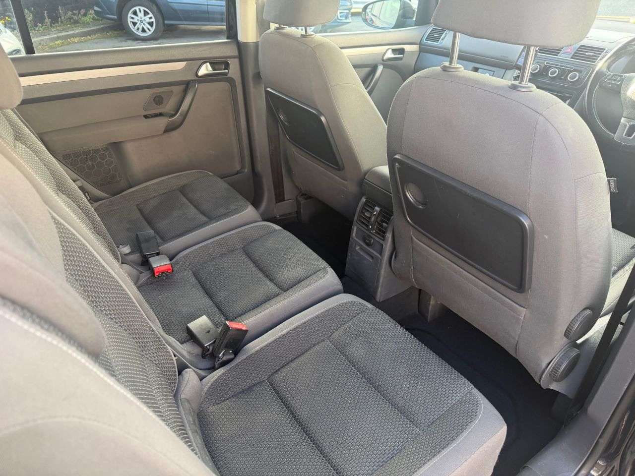 2011 VOLKSWAGEN TOURAN 2011 VOLKSWAGEN TOURAN