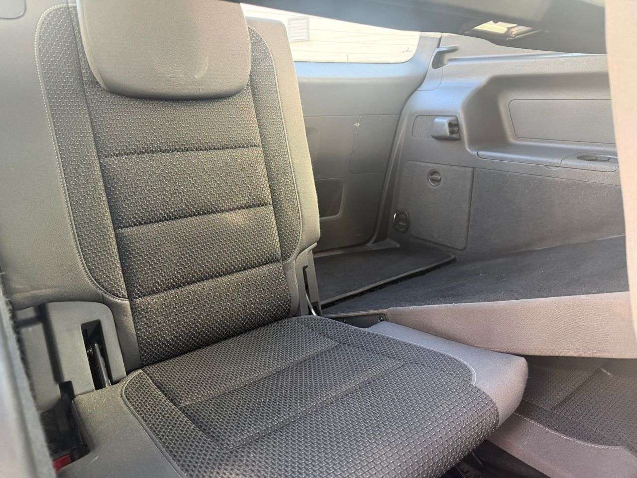 2011 VOLKSWAGEN TOURAN 2011 VOLKSWAGEN TOURAN