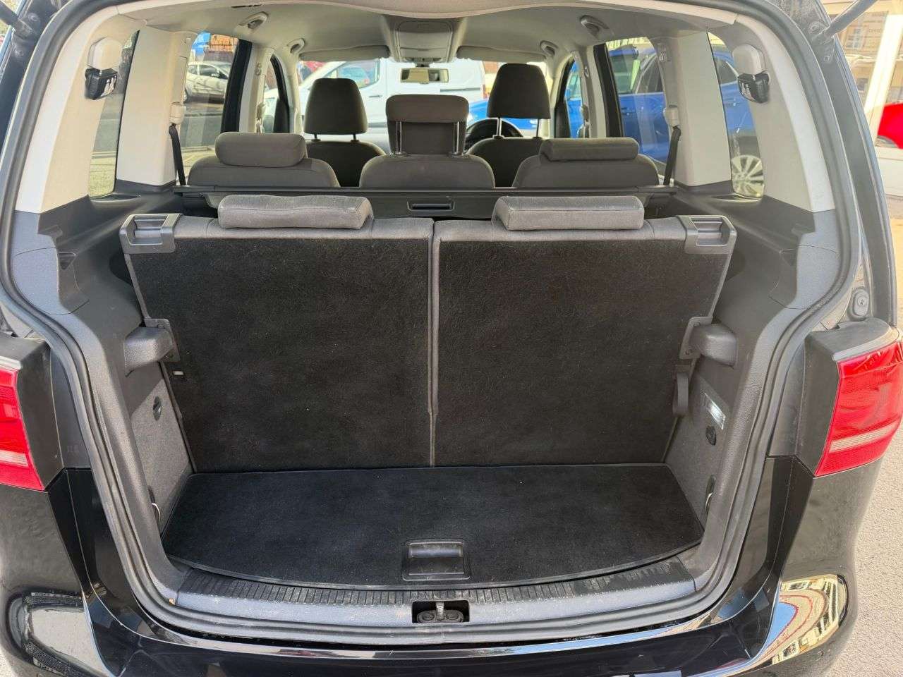2011 VOLKSWAGEN TOURAN 2011 VOLKSWAGEN TOURAN