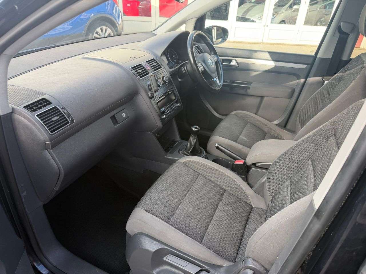 2011 VOLKSWAGEN TOURAN 2011 VOLKSWAGEN TOURAN
