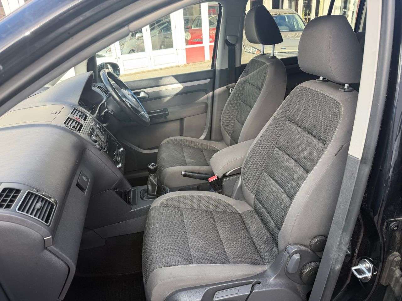 2011 VOLKSWAGEN TOURAN 2011 VOLKSWAGEN TOURAN