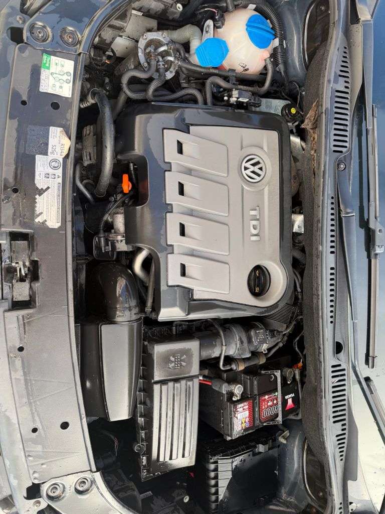 2011 VOLKSWAGEN TOURAN 2011 VOLKSWAGEN TOURAN
