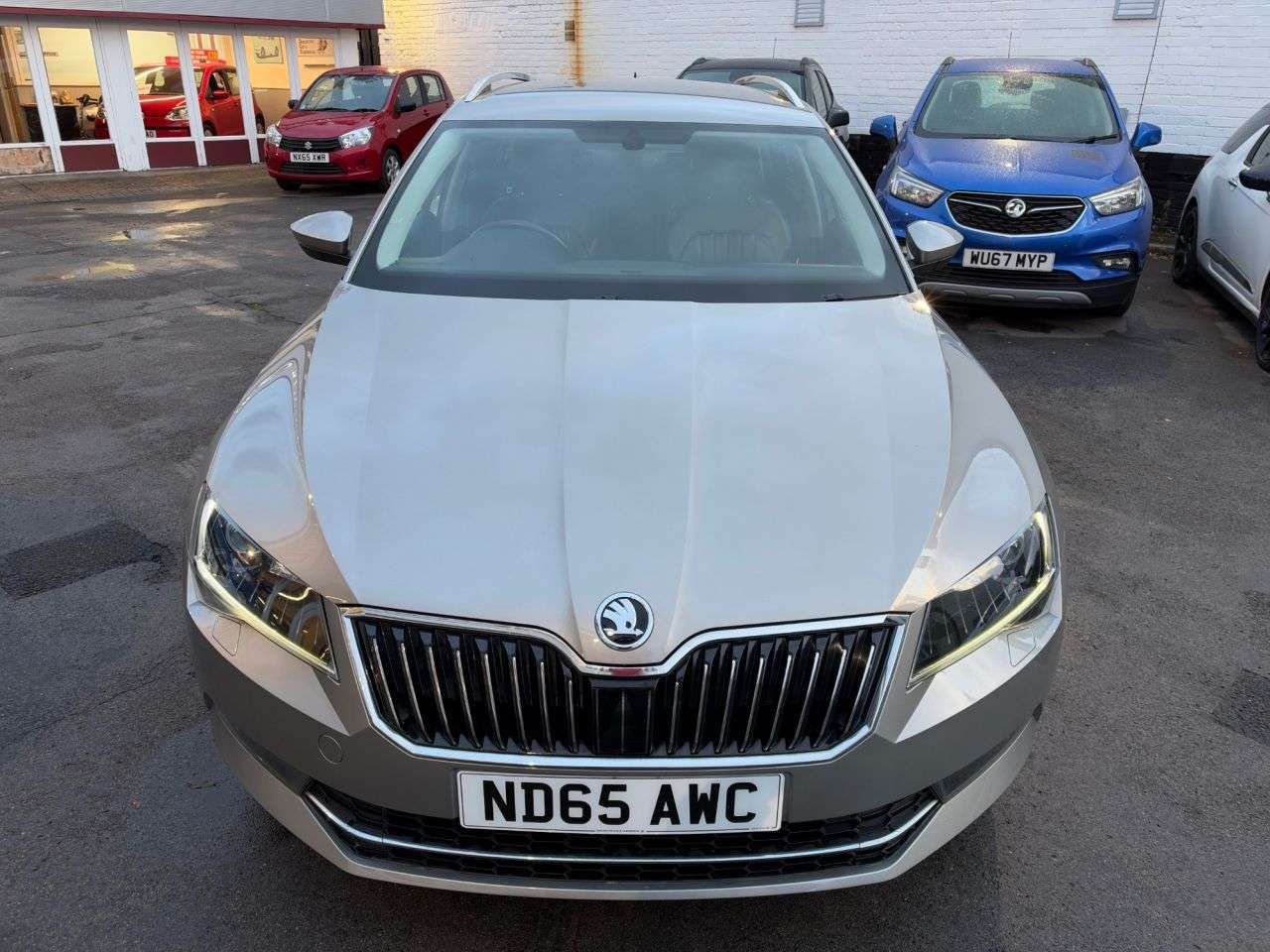 A 2015 SKODA SUPERB 2.0 TDI SE L Executive Estate 5dr Diesel Manual 4WD Euro 6 (s/s) (150 ps) 4 A 2015 SKODA SUPERB 2.0 TDI SE L Executive Estate 5dr Diesel Manual 4WD Euro 6 (s/s) (150 ps) 4