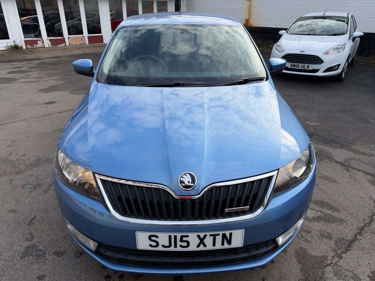 A 2015 SKODA RAPID 1.6 TDI GreenLine Hatchback 5dr Diesel Manual Euro 5 (s/s) (90 ps) FSH 6 St A 2015 SKODA RAPID 1.6 TDI GreenLine Hatchback 5dr Diesel Manual Euro 5 (s/s) (90 ps) FSH 6 St