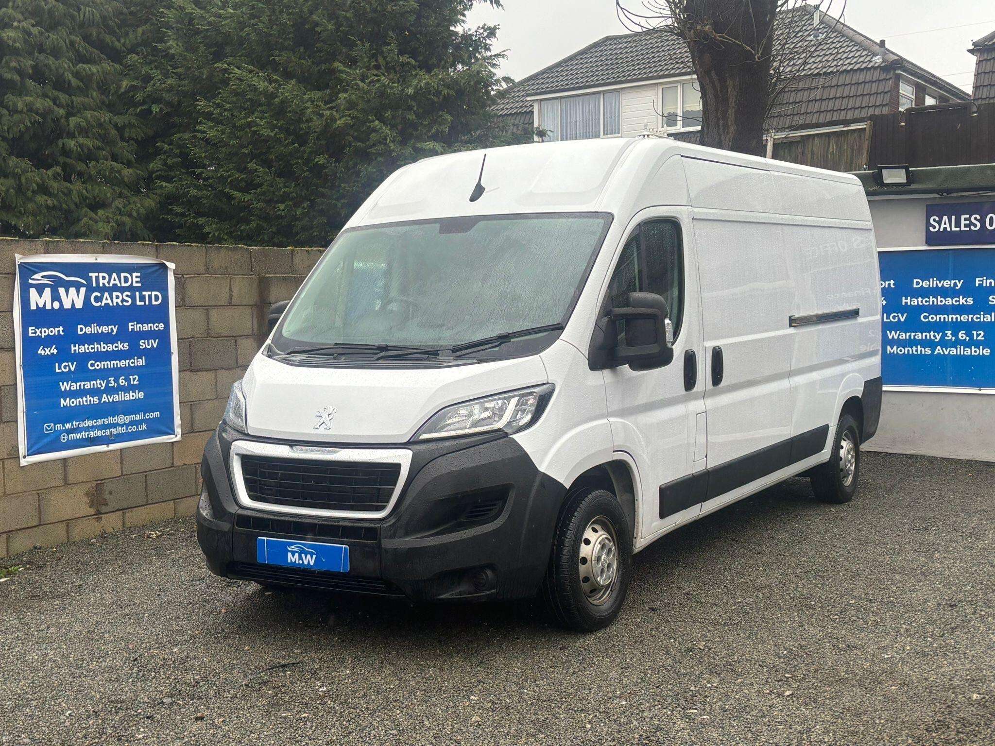 A 2023 PEUGEOT BOXER 2.2 BlueHDi 335 Professional Premium + L3 H2 Euro 6 (s/s) 5dr A 2023 PEUGEOT BOXER 2.2 BlueHDi 335 Professional Premium + L3 H2 Euro 6 (s/s) 5dr
