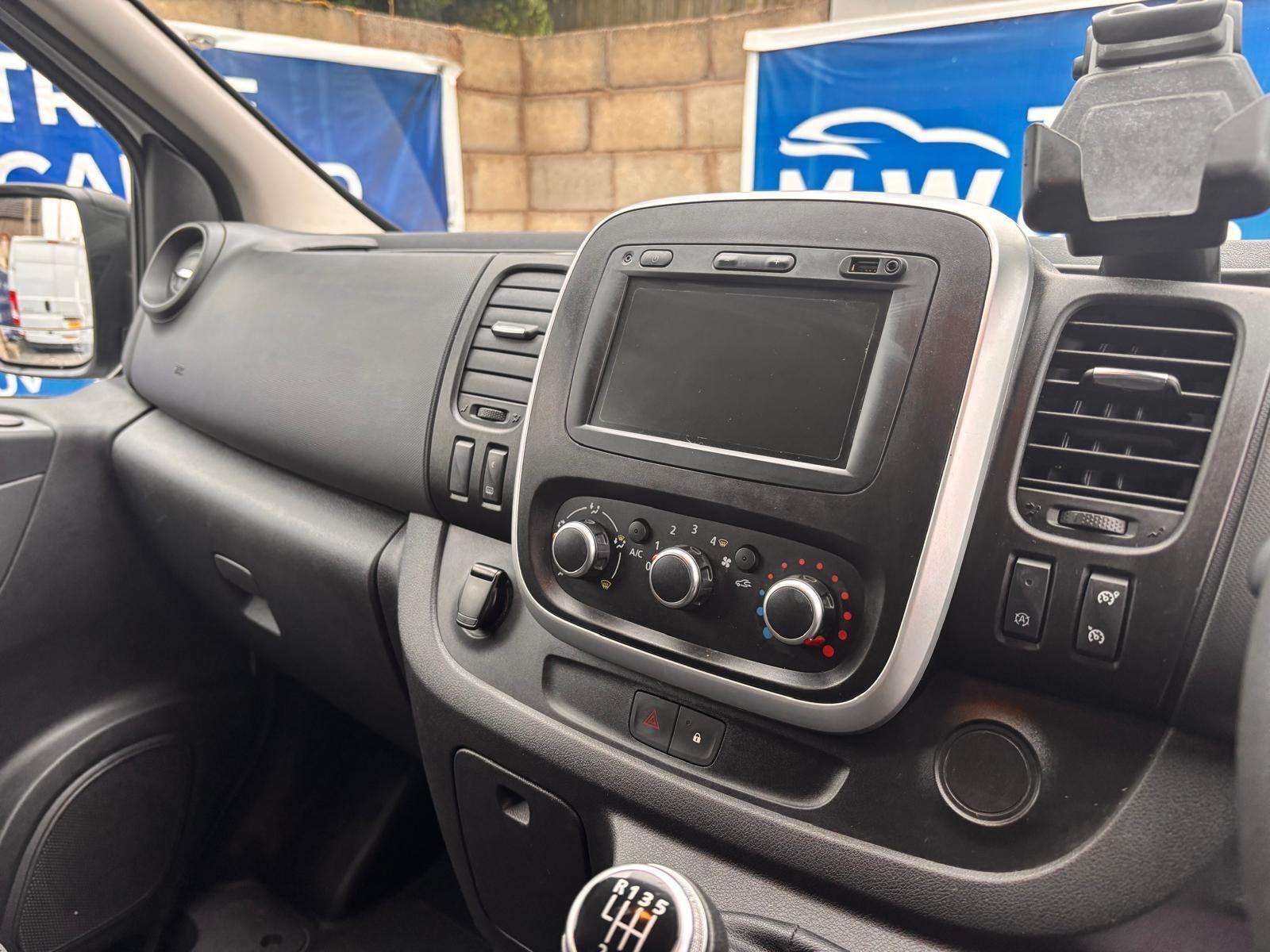 2021 RENAULT TRAFIC 2021 RENAULT TRAFIC