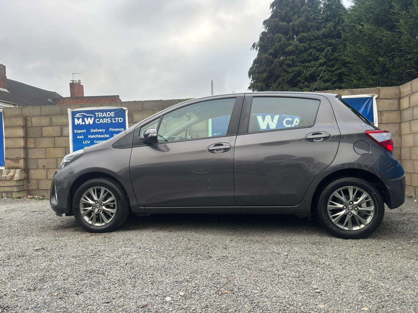 A 2018 TOYOTA YARIS 1.5 VVT-i Icon Euro 6 5dr A 2018 TOYOTA YARIS 1.5 VVT-i Icon Euro 6 5dr