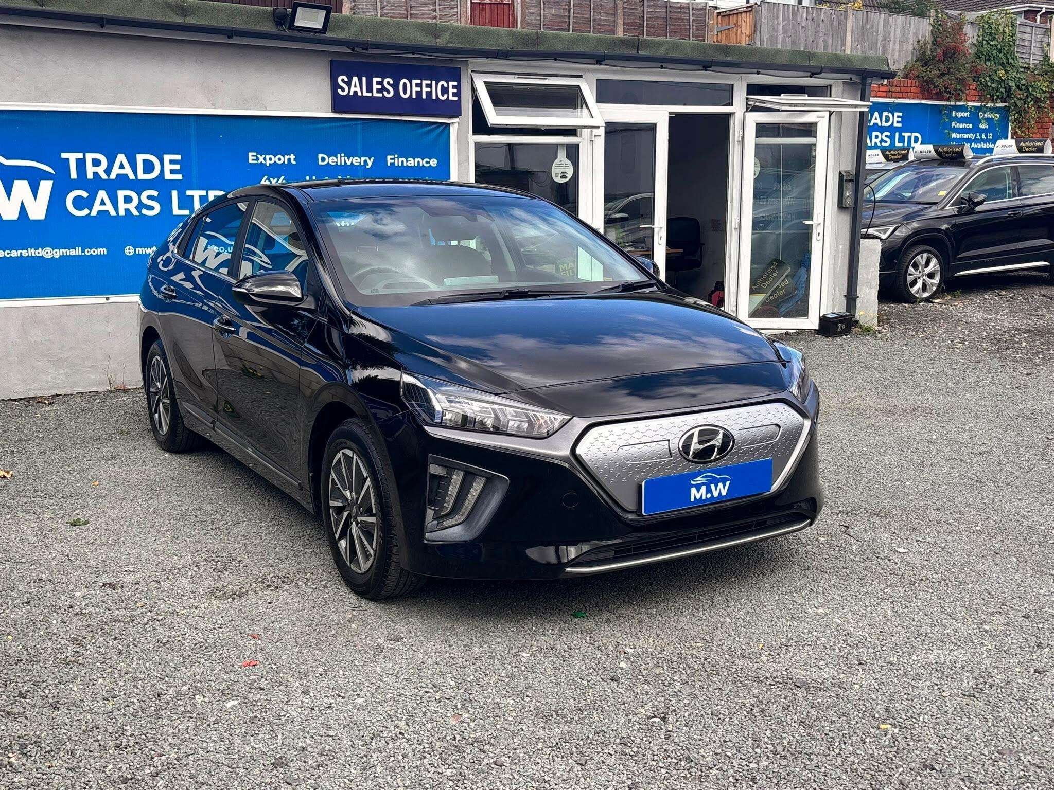 A 2022 HYUNDAI IONIQ 38.3kWh Premium Auto 5dr A 2022 HYUNDAI IONIQ 38.3kWh Premium Auto 5dr