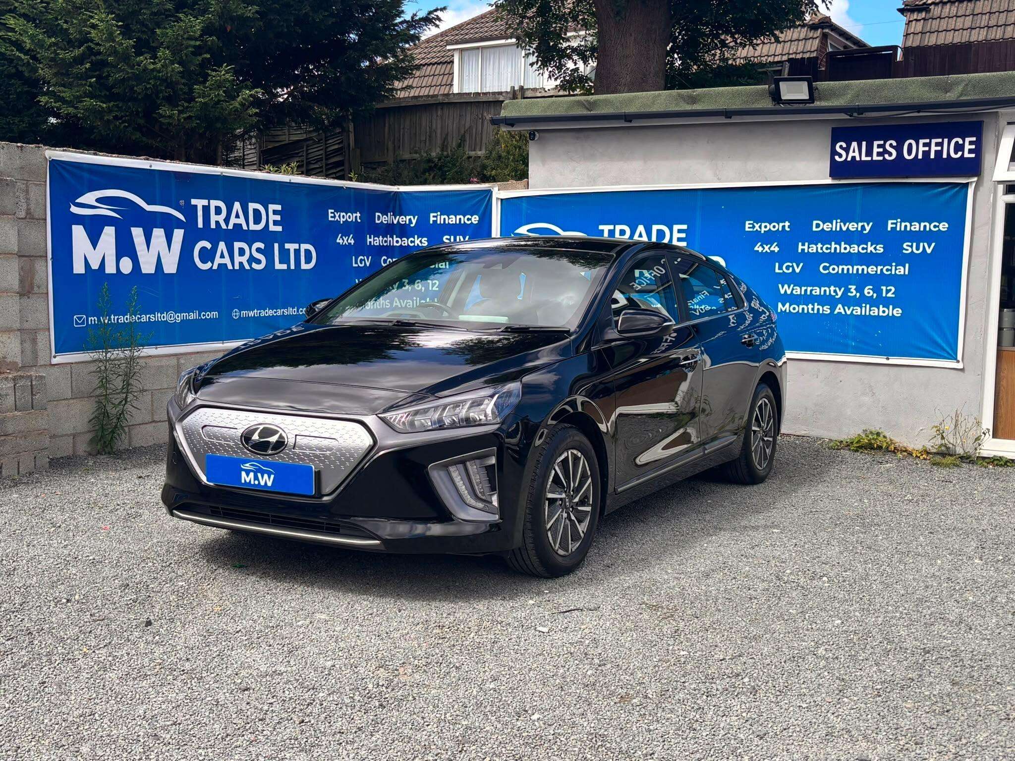 A 2022 HYUNDAI IONIQ 38.3kWh Premium Auto 5dr A 2022 HYUNDAI IONIQ 38.3kWh Premium Auto 5dr