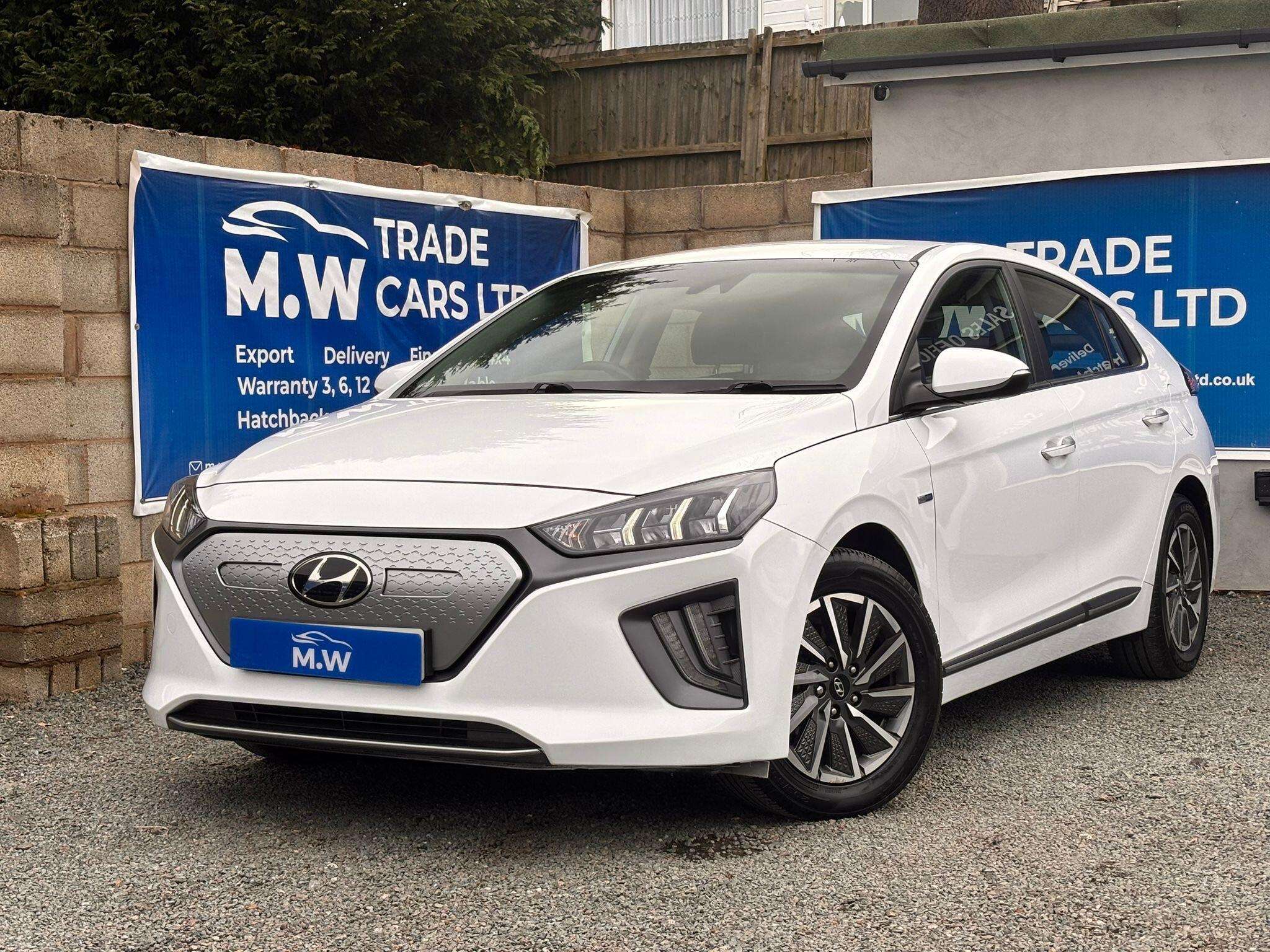 A 2021 HYUNDAI IONIQ 38.3kWh Premium Auto 5dr A 2021 HYUNDAI IONIQ 38.3kWh Premium Auto 5dr