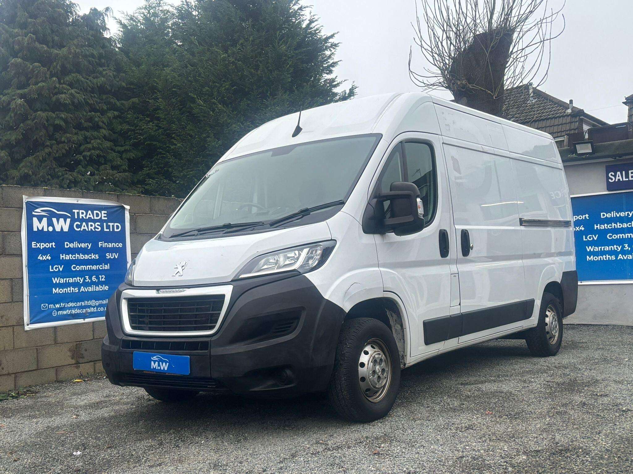 A 2021 PEUGEOT BOXER 2.2 BlueHDi 335 Professional L2 H2 Euro 6 (s/s) 5dr A 2021 PEUGEOT BOXER 2.2 BlueHDi 335 Professional L2 H2 Euro 6 (s/s) 5dr