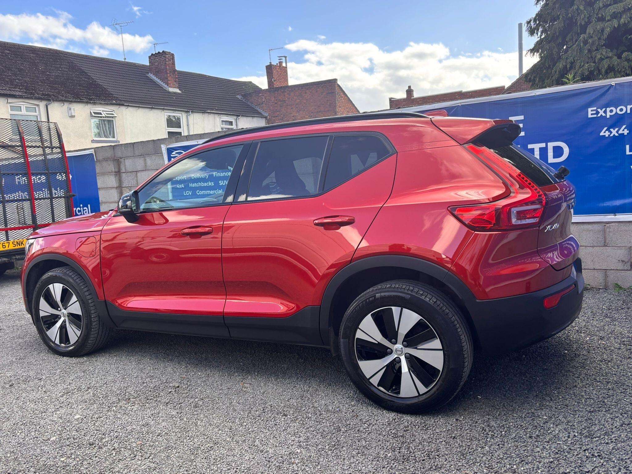 2023 VOLVO XC40 2023 VOLVO XC40