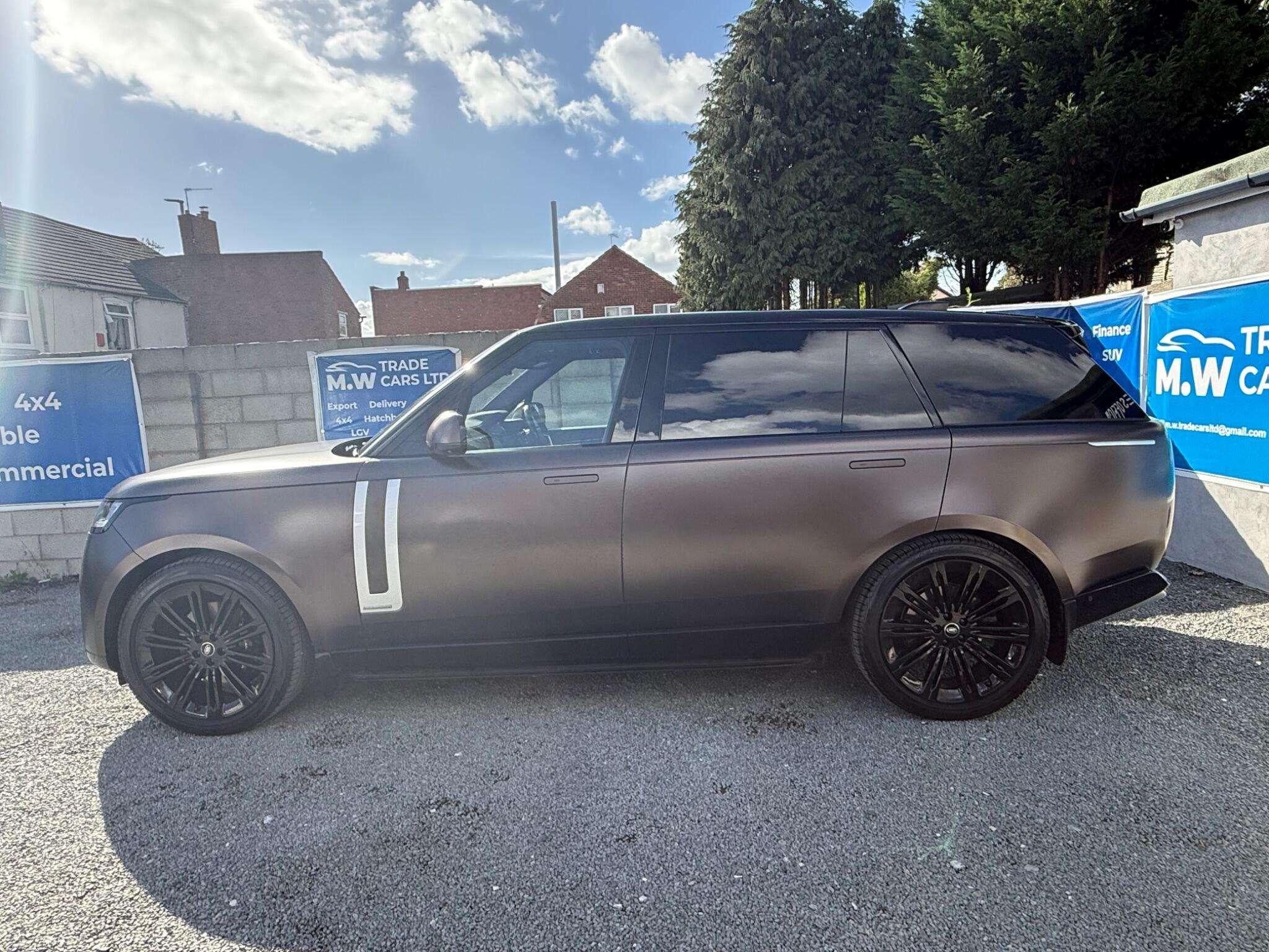 A 2023 LAND ROVER RANGE ROVER 3.0 D350 MHEV Autobiography Auto 4WD Euro 6 (s/s) 5dr (LWB) A 2023 LAND ROVER RANGE ROVER 3.0 D350 MHEV Autobiography Auto 4WD Euro 6 (s/s) 5dr (LWB)