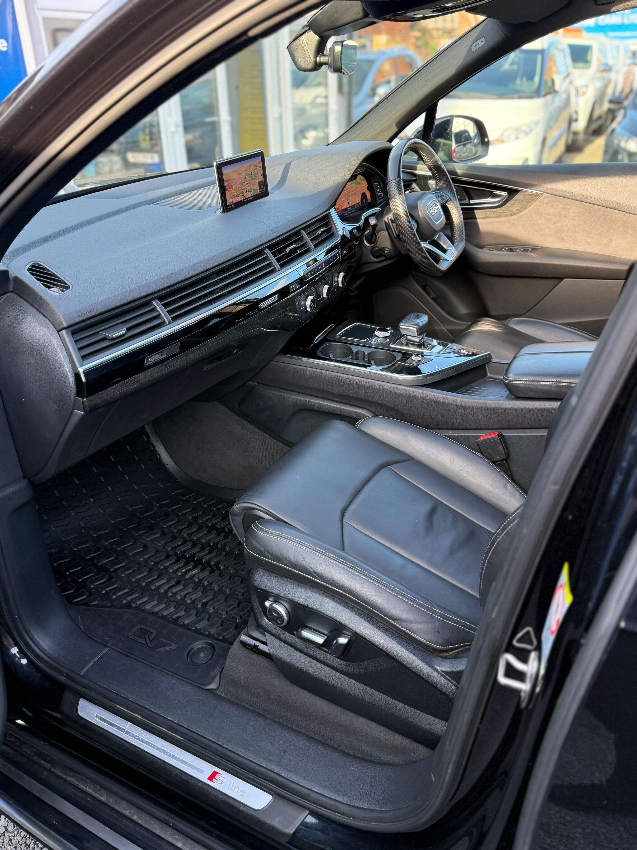 2018 AUDI Q7 2018 AUDI Q7