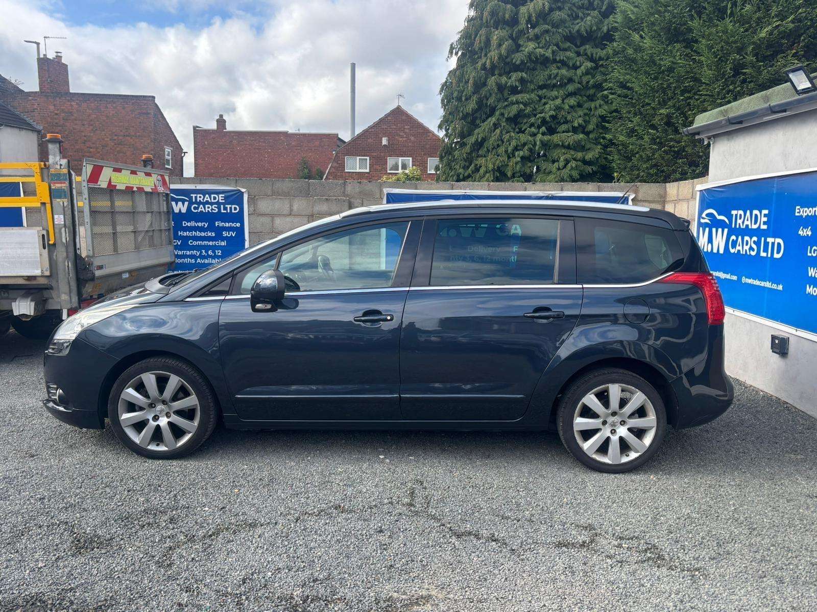 2013 PEUGEOT 5008 2013 PEUGEOT 5008