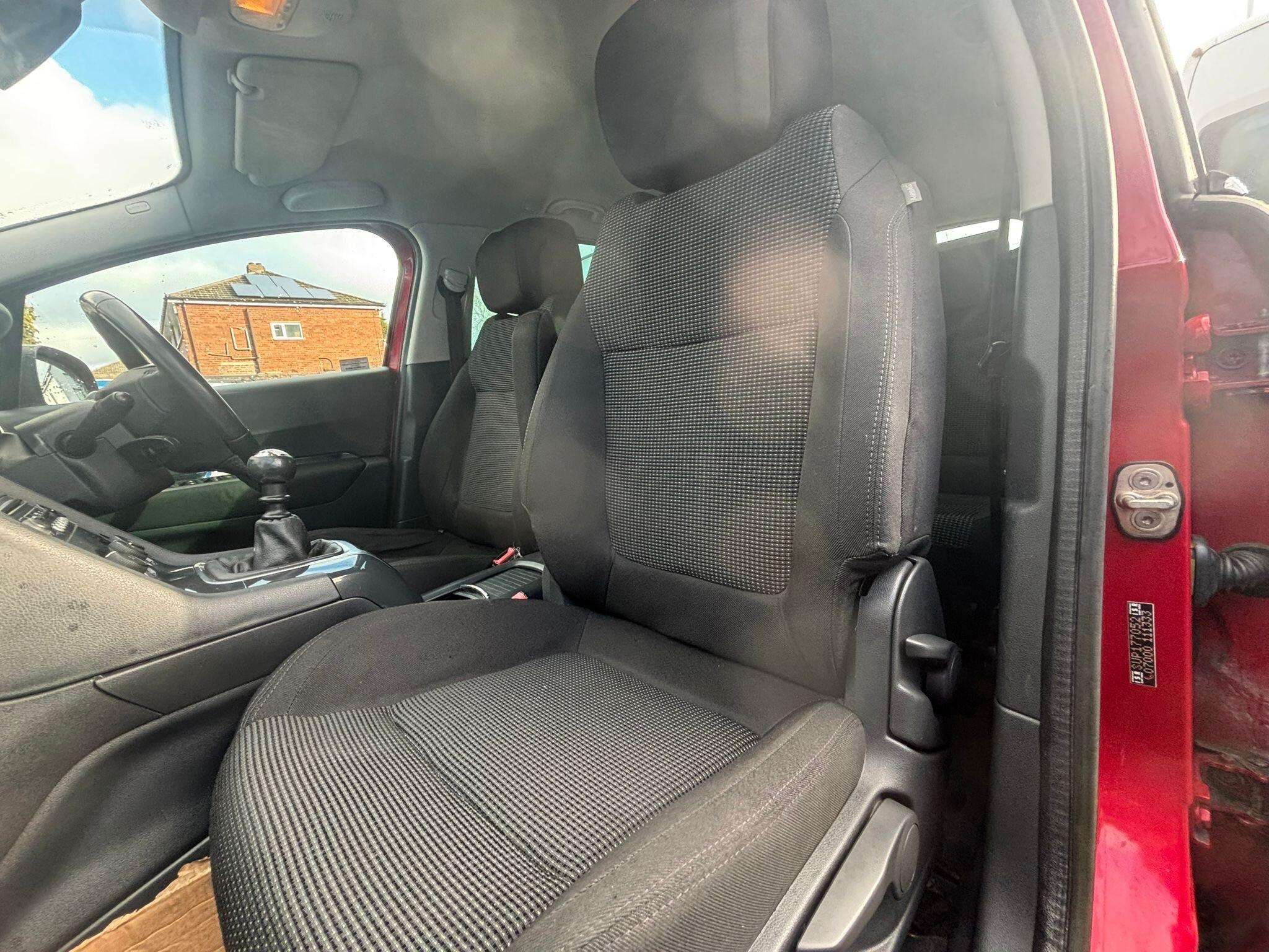 2012 PEUGEOT 5008 2012 PEUGEOT 5008