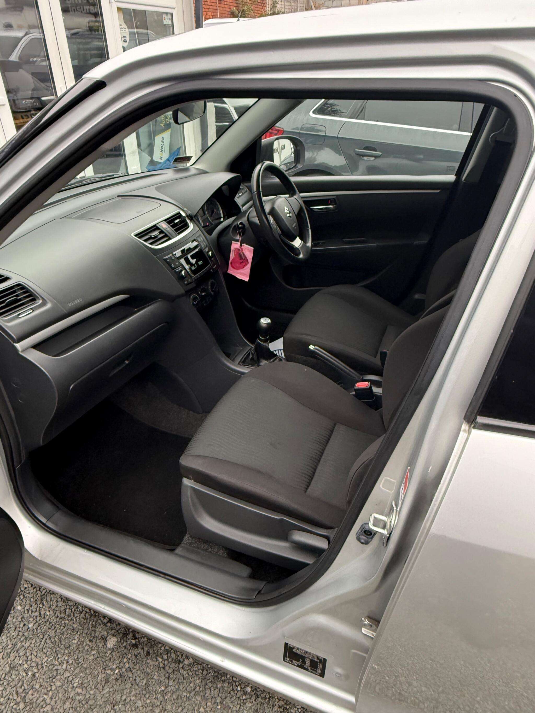 2013 SUZUKI SWIFT 2013 SUZUKI SWIFT