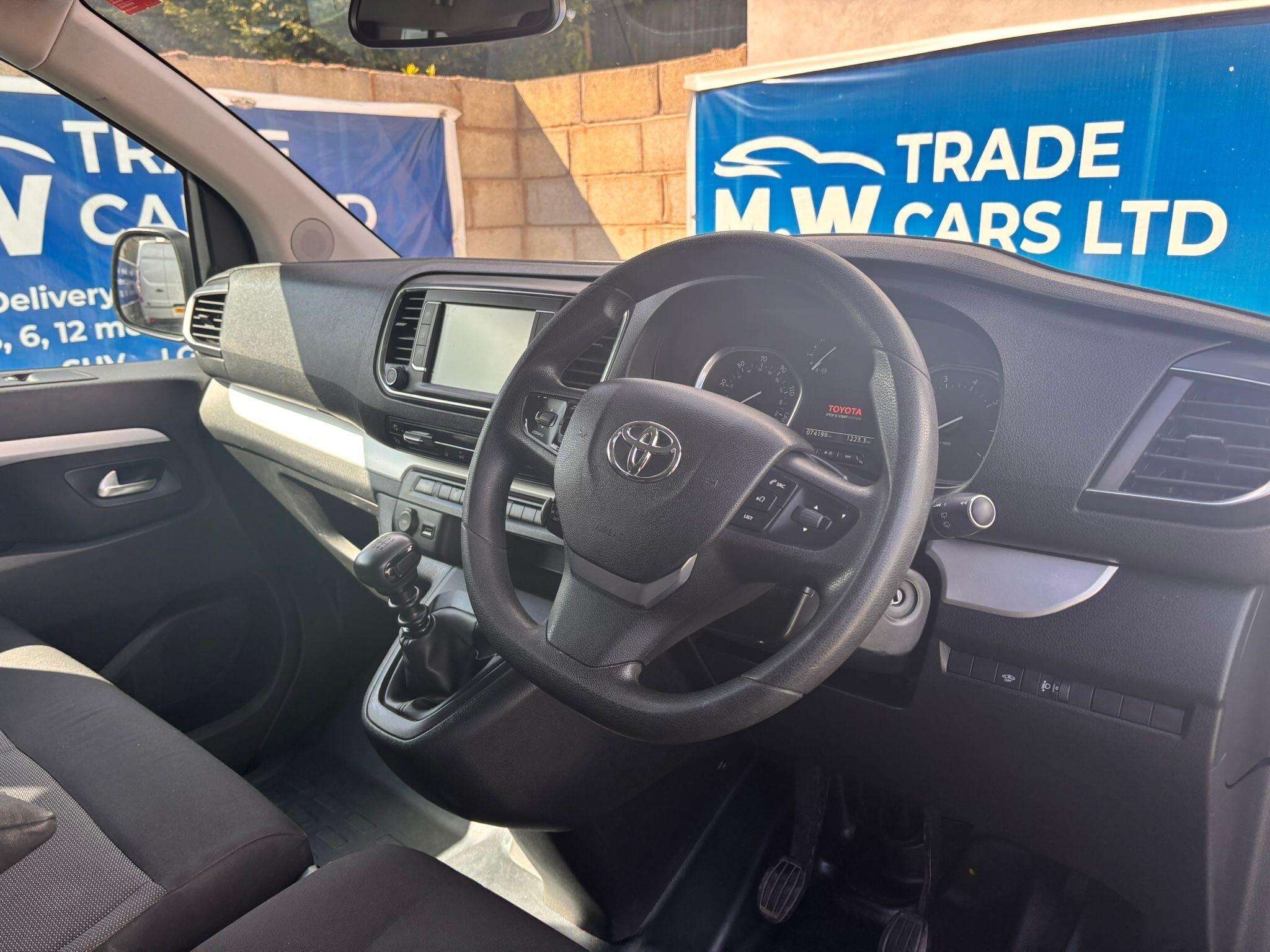 2018 TOYOTA PROACE 2018 TOYOTA PROACE