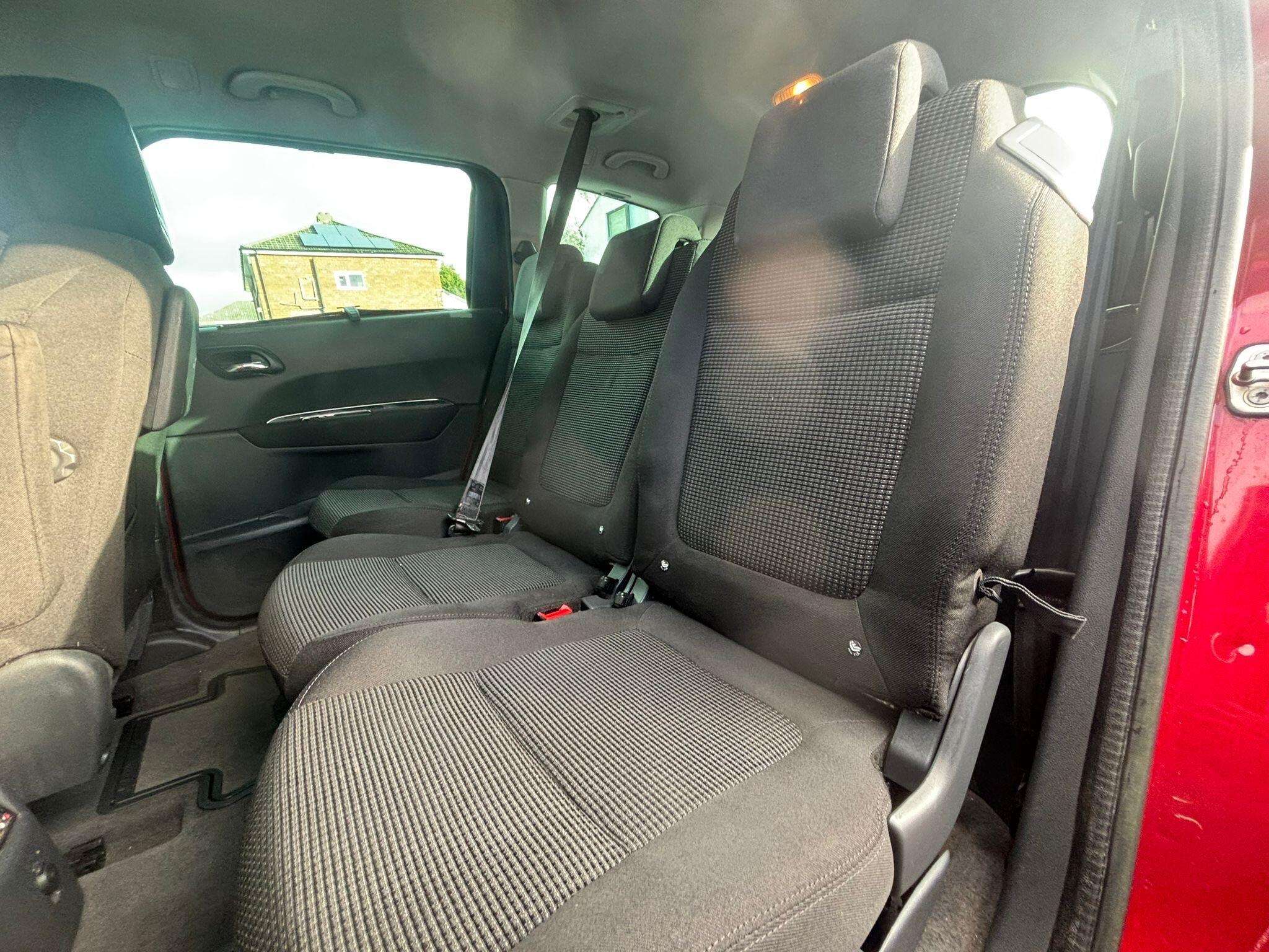 2012 PEUGEOT 5008 2012 PEUGEOT 5008