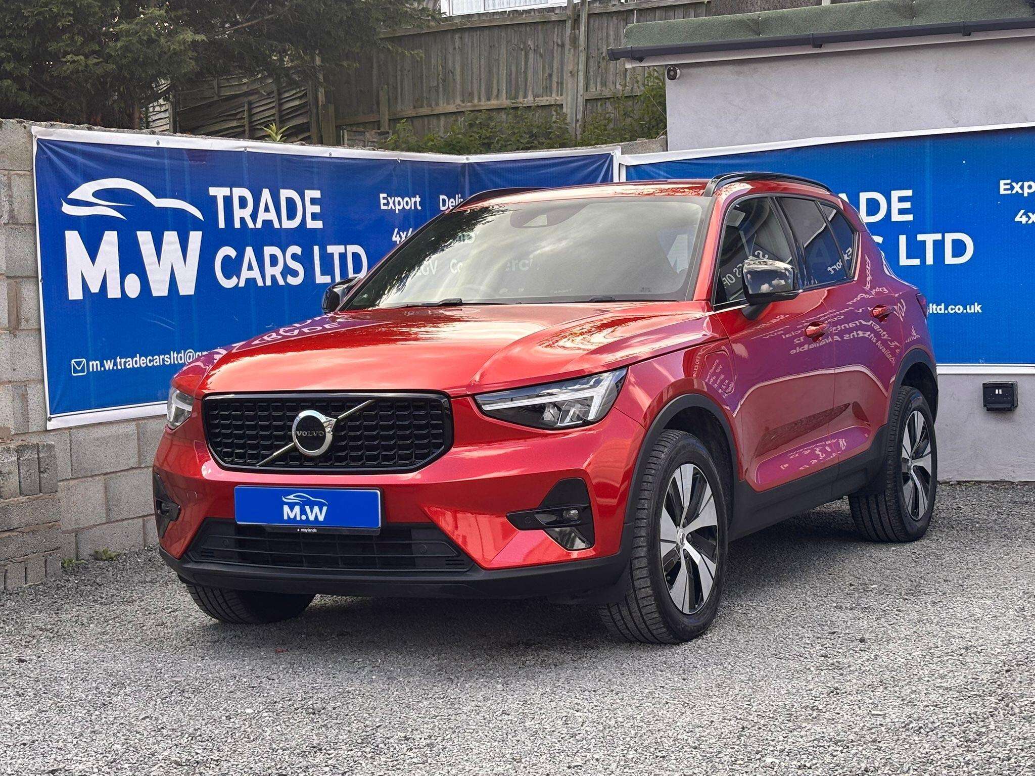 2023 VOLVO XC40 2023 VOLVO XC40