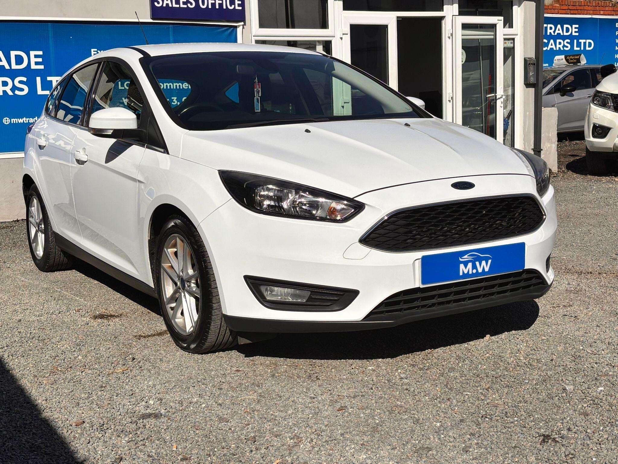 A 2015 FORD FOCUS 1.0T EcoBoost Zetec Euro 6 (s/s) 5dr A 2015 FORD FOCUS 1.0T EcoBoost Zetec Euro 6 (s/s) 5dr