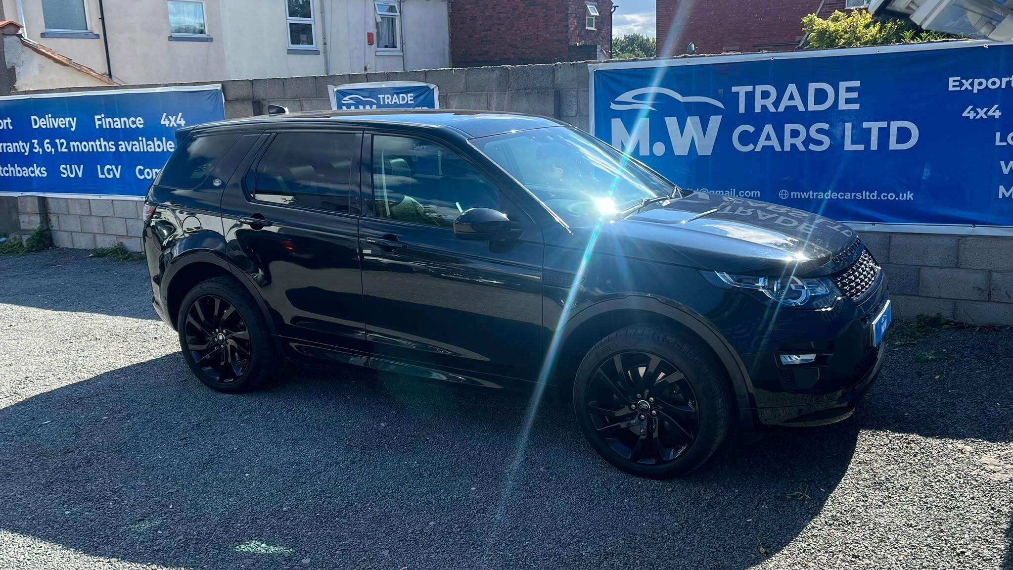 A 2018 LAND ROVER DISCOVERY SPORT 2.0 SD4 HSE Dynamic Lux Auto 4WD Euro 6 (s/s) 5dr A 2018 LAND ROVER DISCOVERY SPORT 2.0 SD4 HSE Dynamic Lux Auto 4WD Euro 6 (s/s) 5dr