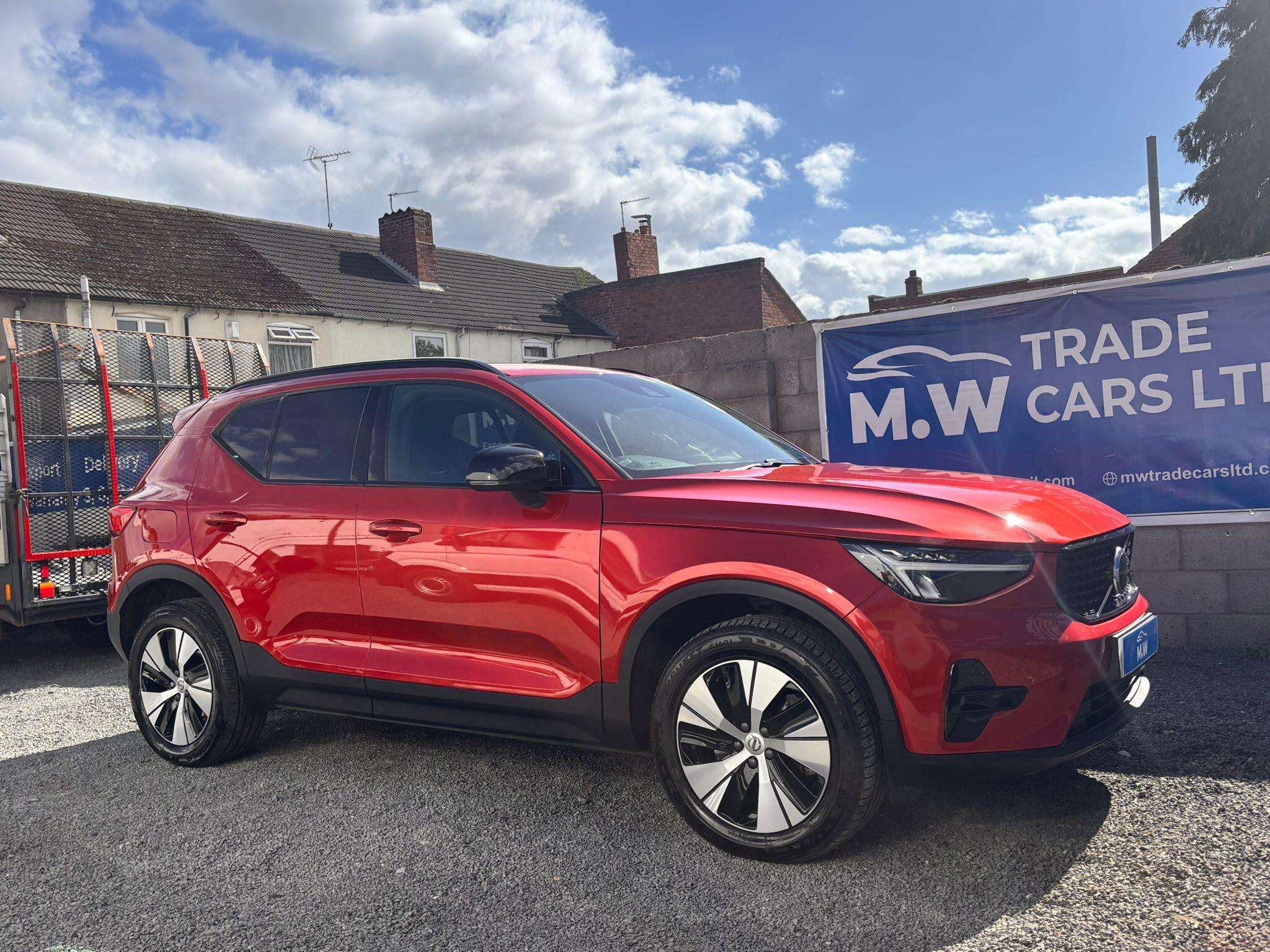 2023 VOLVO XC40 2023 VOLVO XC40