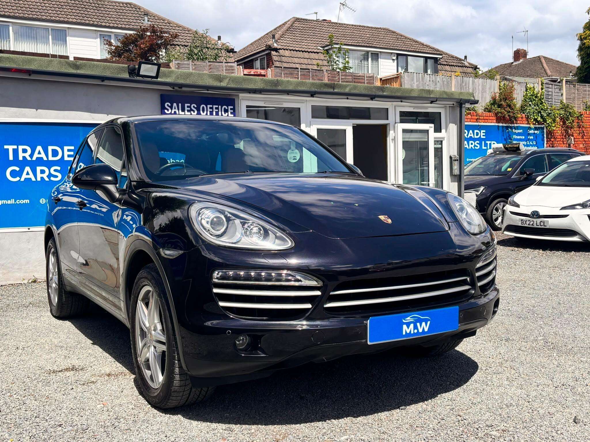 A 2014 PORSCHE CAYENNE 3.0 TD V6 Platinum Edition TiptronicS 4WD Euro 5 (s/s) 5dr A 2014 PORSCHE CAYENNE 3.0 TD V6 Platinum Edition TiptronicS 4WD Euro 5 (s/s) 5dr