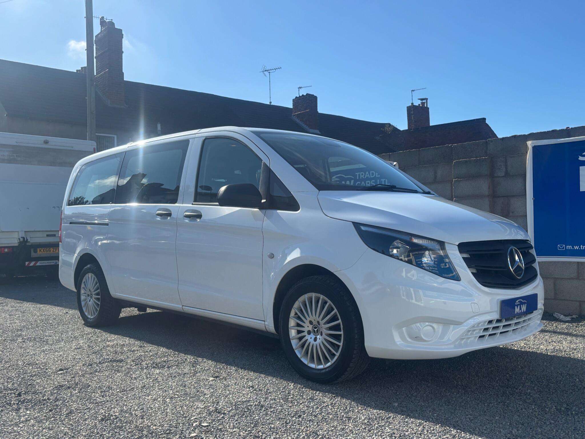 A 2021 MERCEDES-BENZ VITO 2.0 114 CDI PRO Tourer G-Tronic RWD L2 Euro 6 (s/s) 5dr A 2021 MERCEDES-BENZ VITO 2.0 114 CDI PRO Tourer G-Tronic RWD L2 Euro 6 (s/s) 5dr