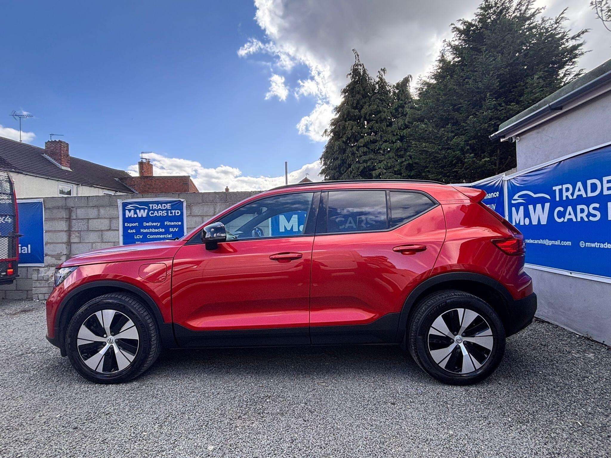 2023 VOLVO XC40 2023 VOLVO XC40