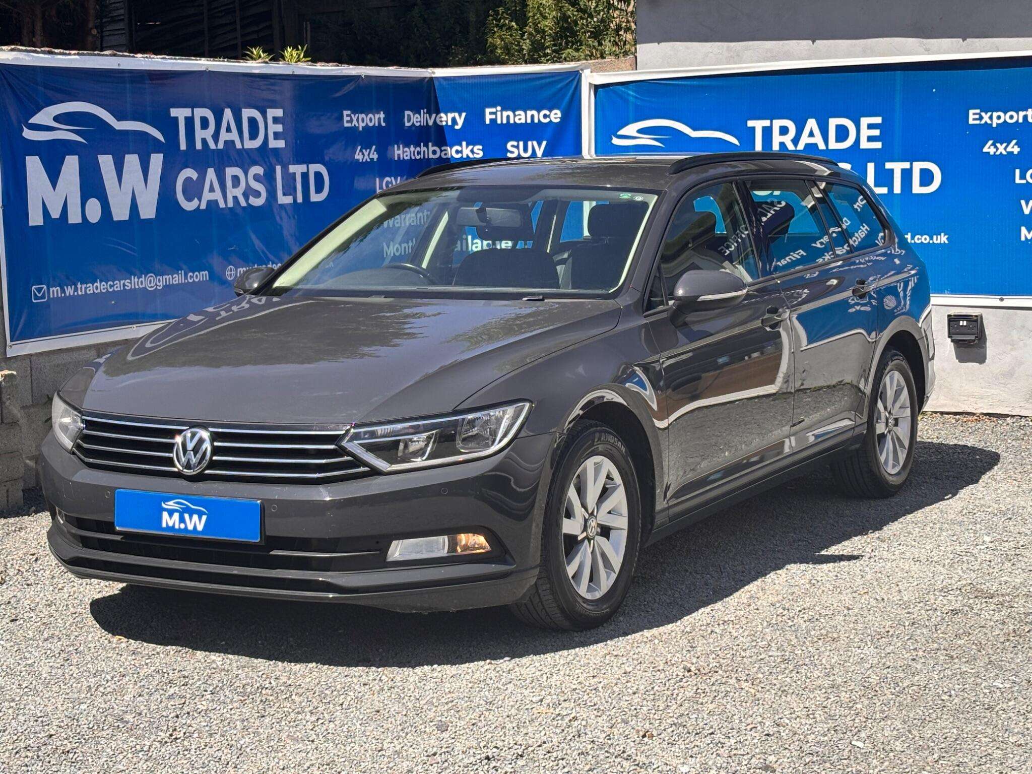 A 2015 VOLKSWAGEN PASSAT 2.0 TDI BlueMotion Tech S Euro 6 (s/s) 5dr A 2015 VOLKSWAGEN PASSAT 2.0 TDI BlueMotion Tech S Euro 6 (s/s) 5dr