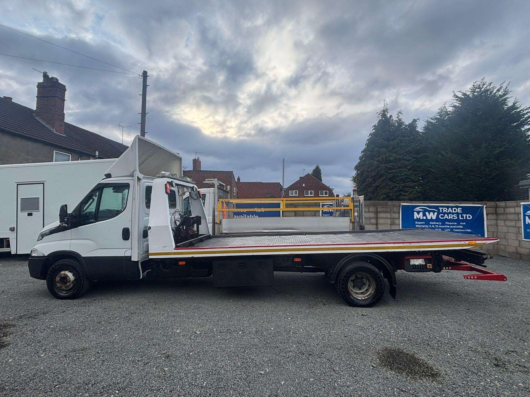 A 2018 IVECO DAILY 70C180 AUTOMATIC TILT & SLIDE A 2018 IVECO DAILY 70C180 AUTOMATIC TILT & SLIDE