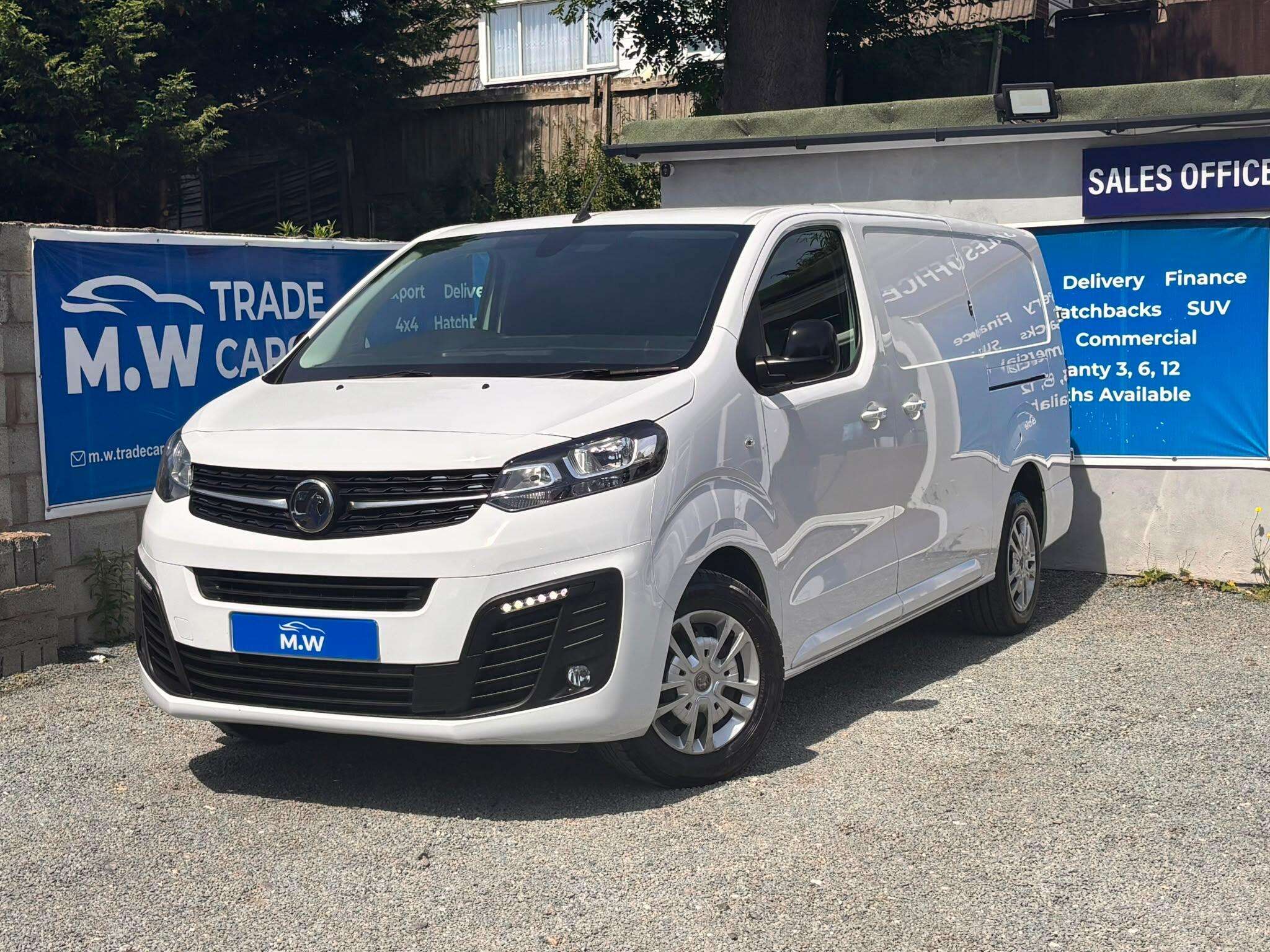 A 2021 VAUXHALL VIVARO 2.0 Turbo D 3100 Elite L2 H1 Euro 6 (s/s) 5dr A 2021 VAUXHALL VIVARO 2.0 Turbo D 3100 Elite L2 H1 Euro 6 (s/s) 5dr
